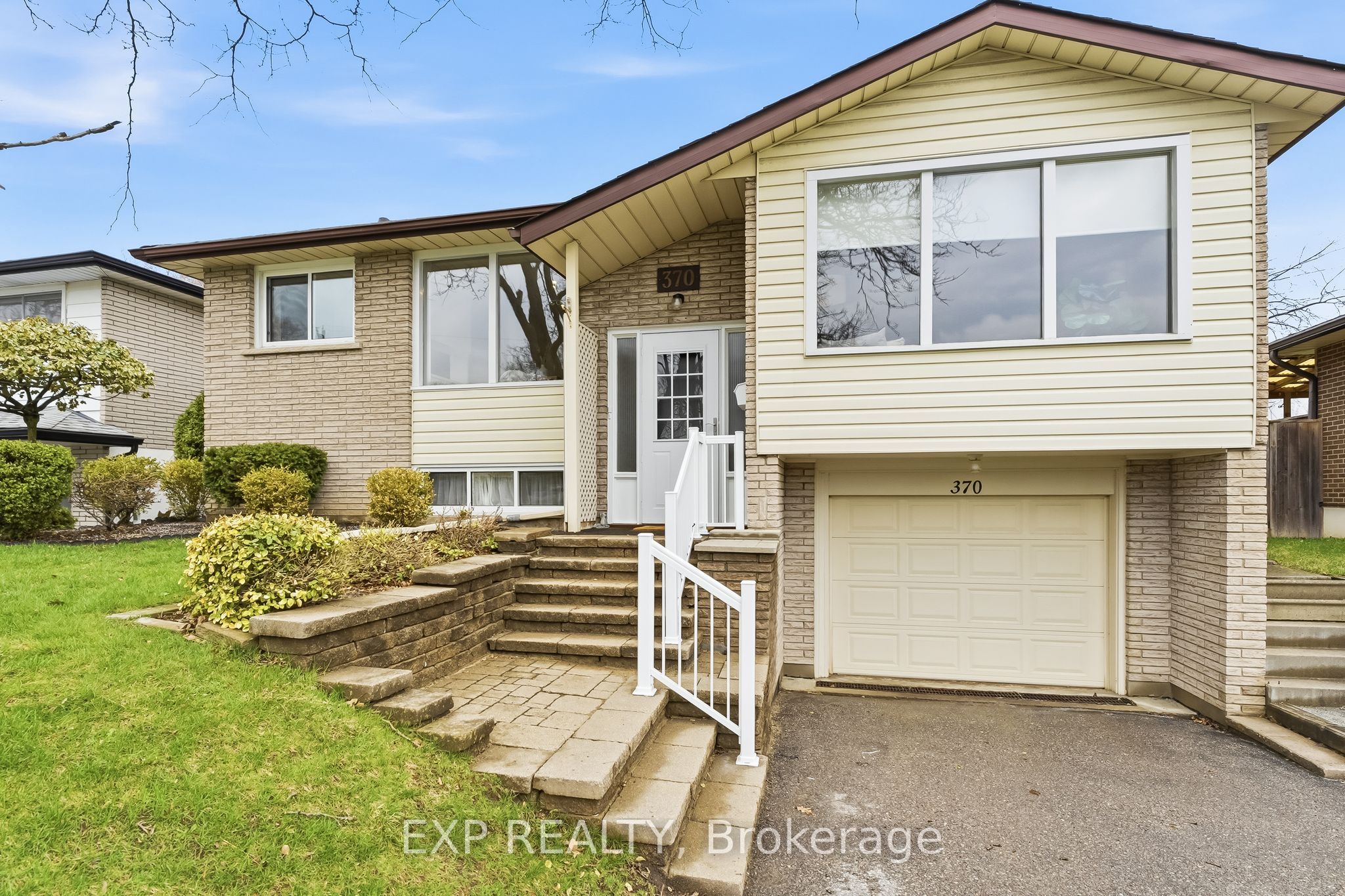 370 Hillcroft Street