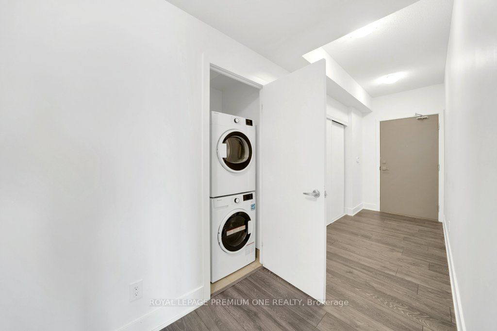 188 Fairview Mall Drive 2003
