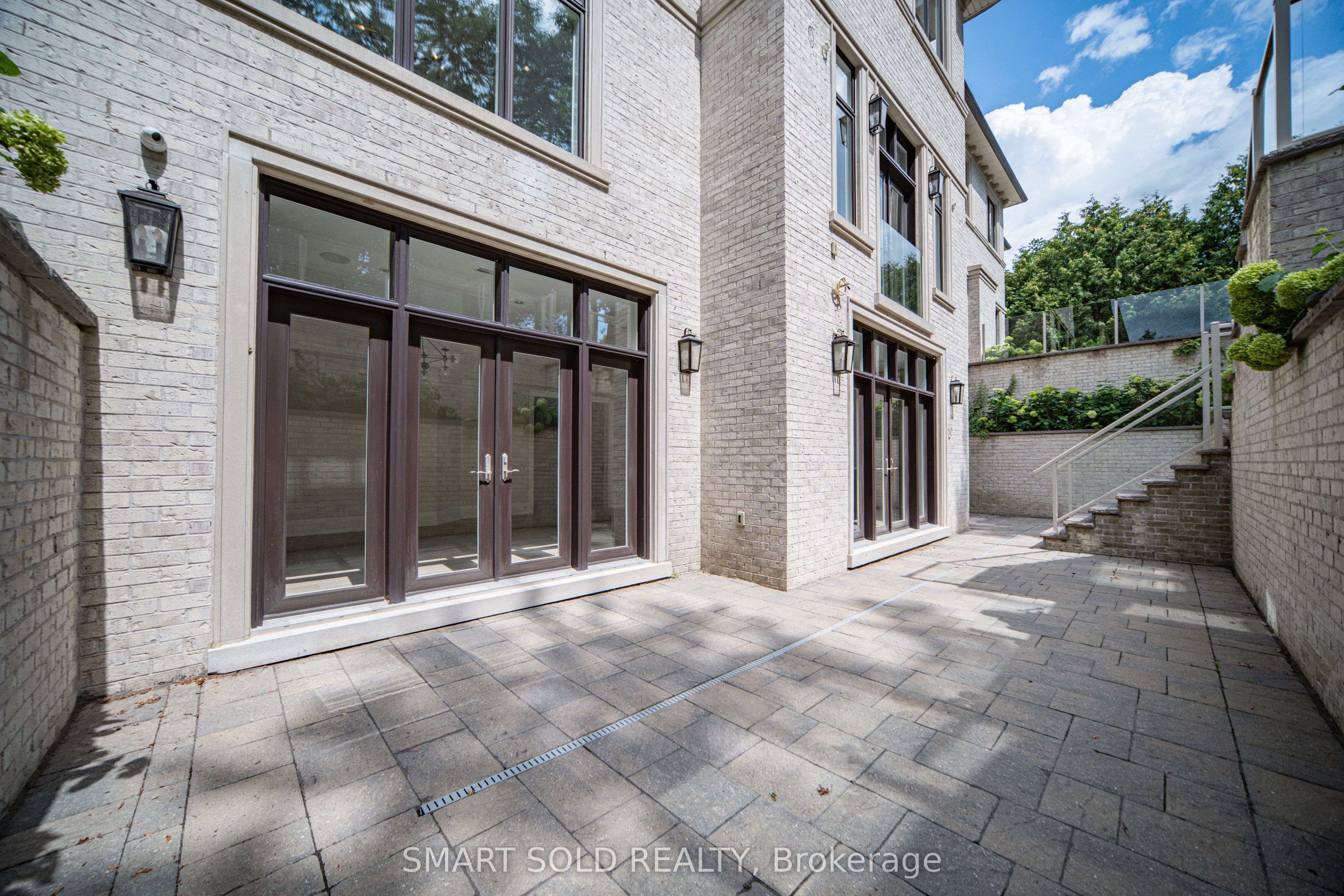 9 Saintfield Avenue
