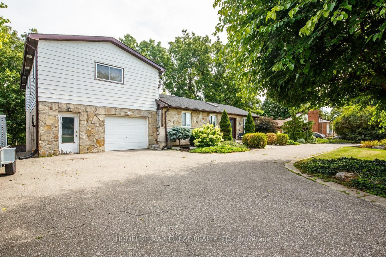 7820 5 Side Road