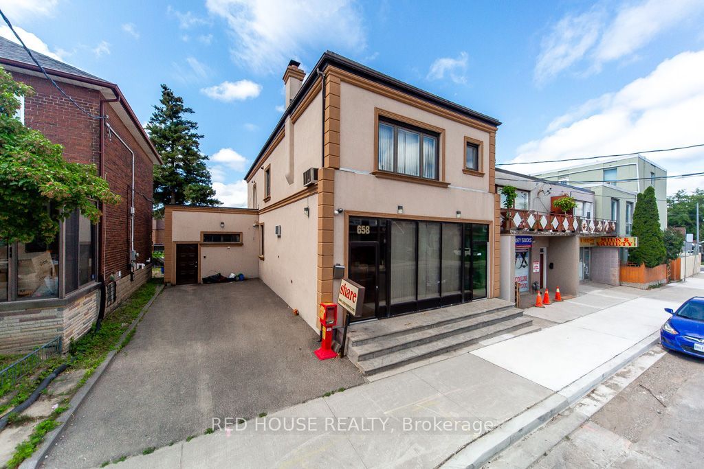 658 Vaughan Road