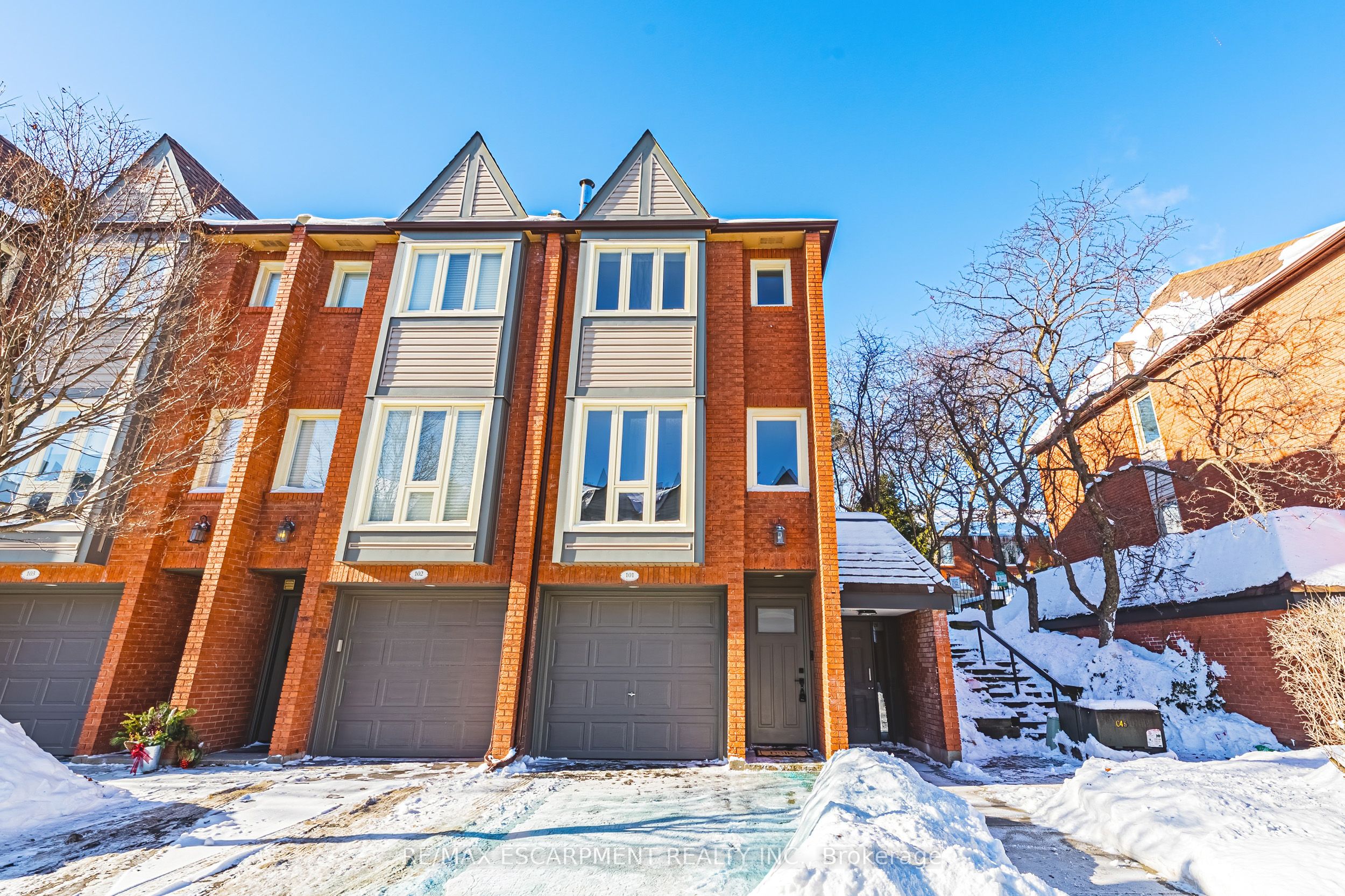 895 Maple Avenue 101