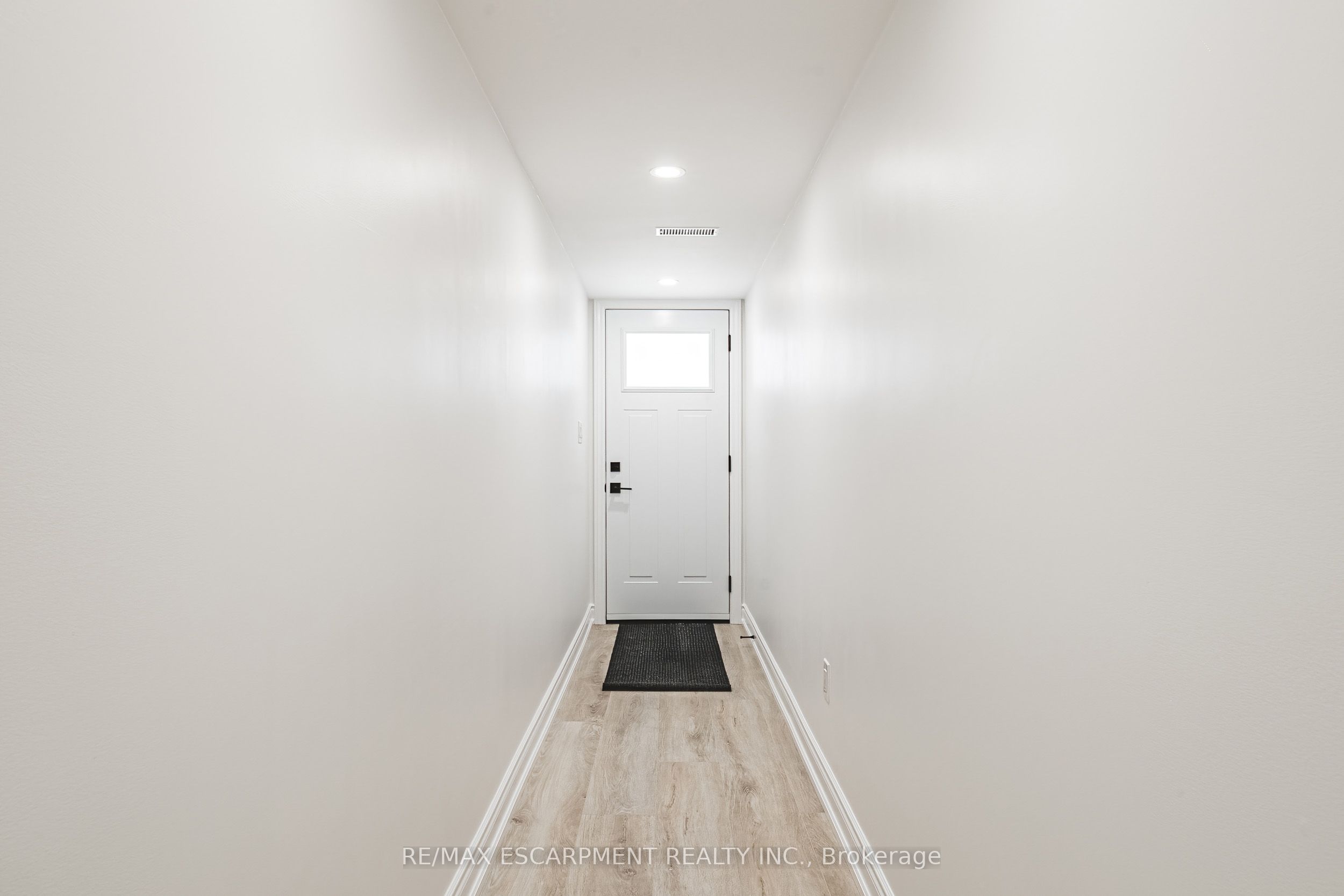 895 Maple Avenue 101