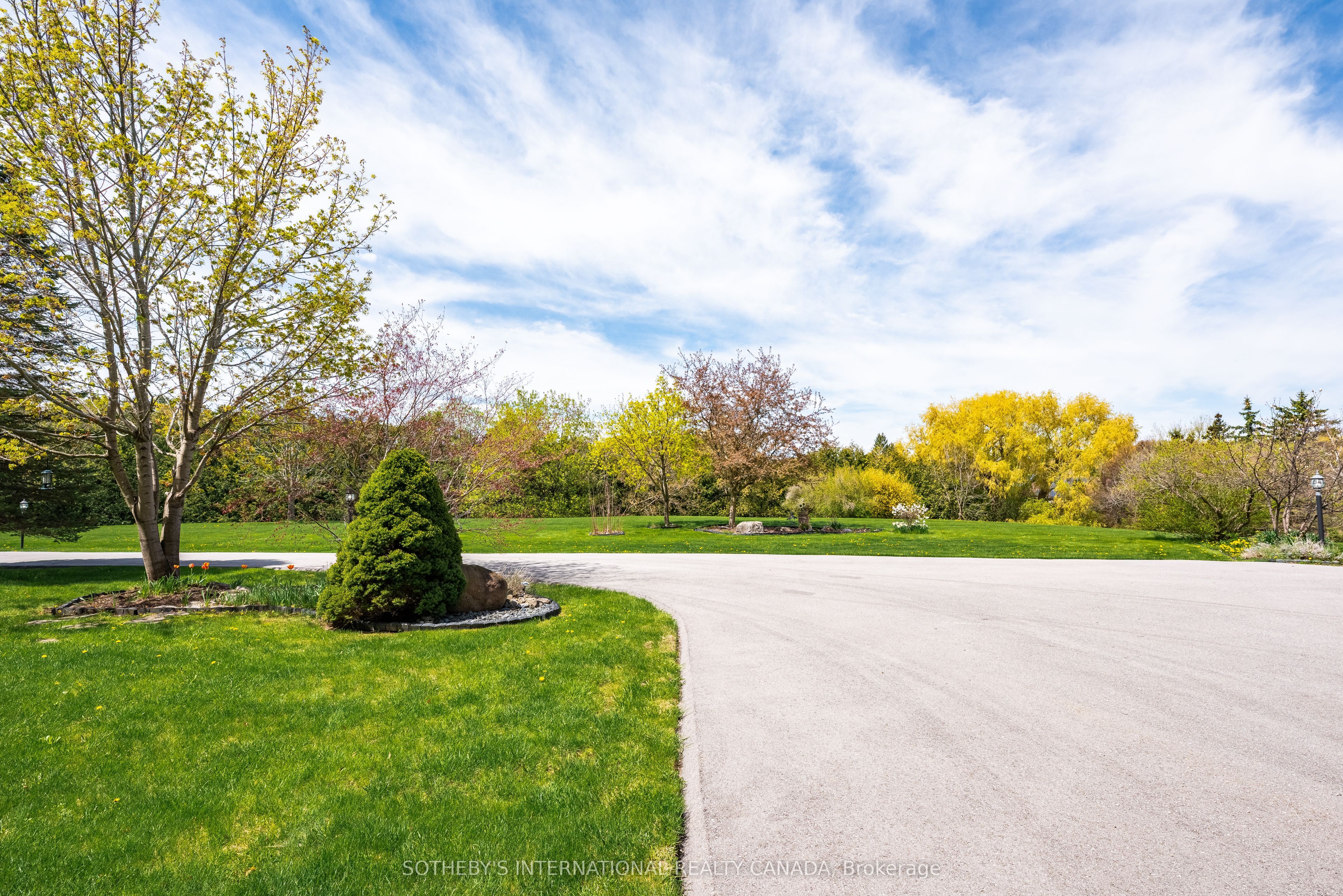 48 Scott Crescent