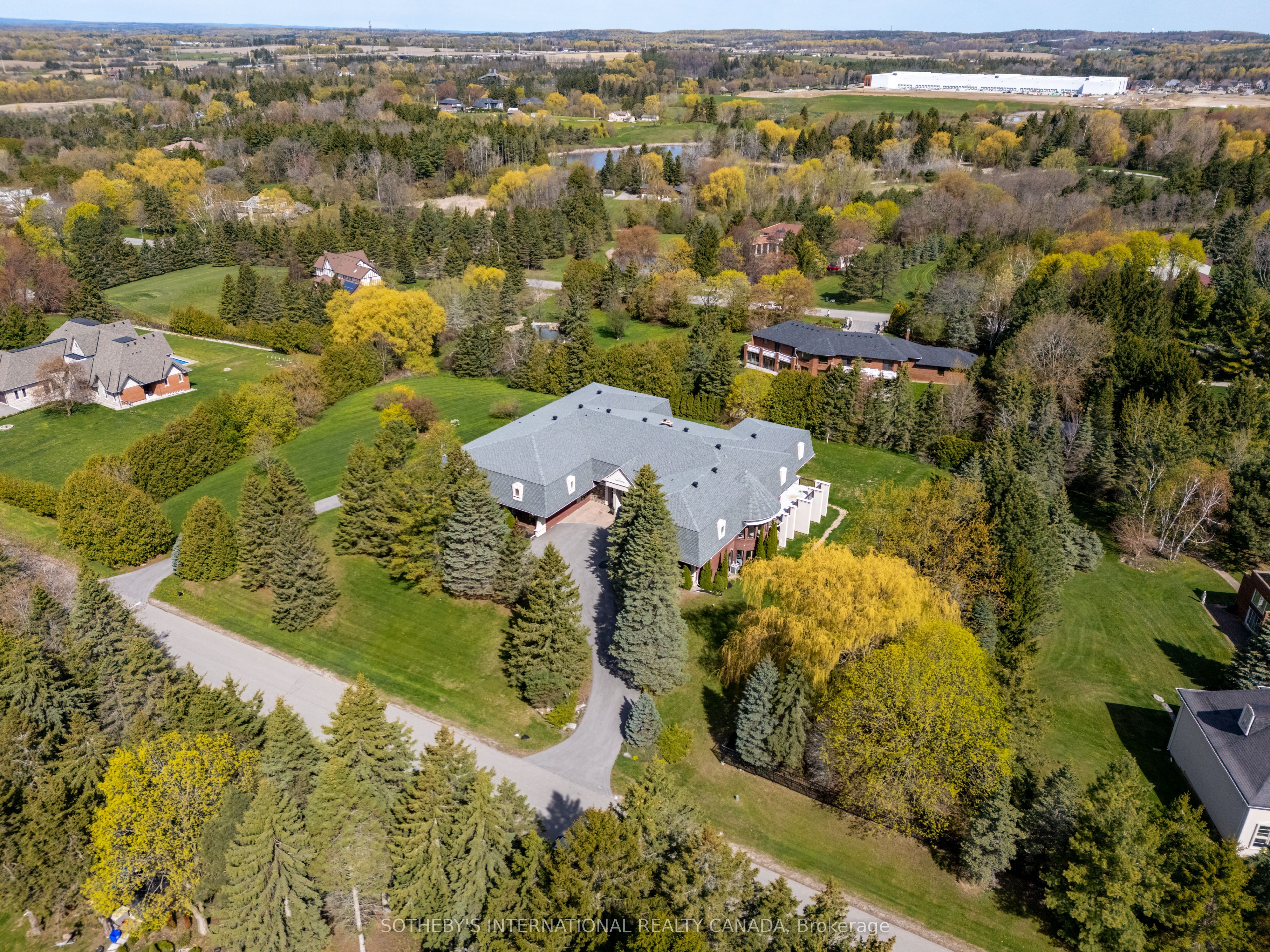 48 Scott Crescent