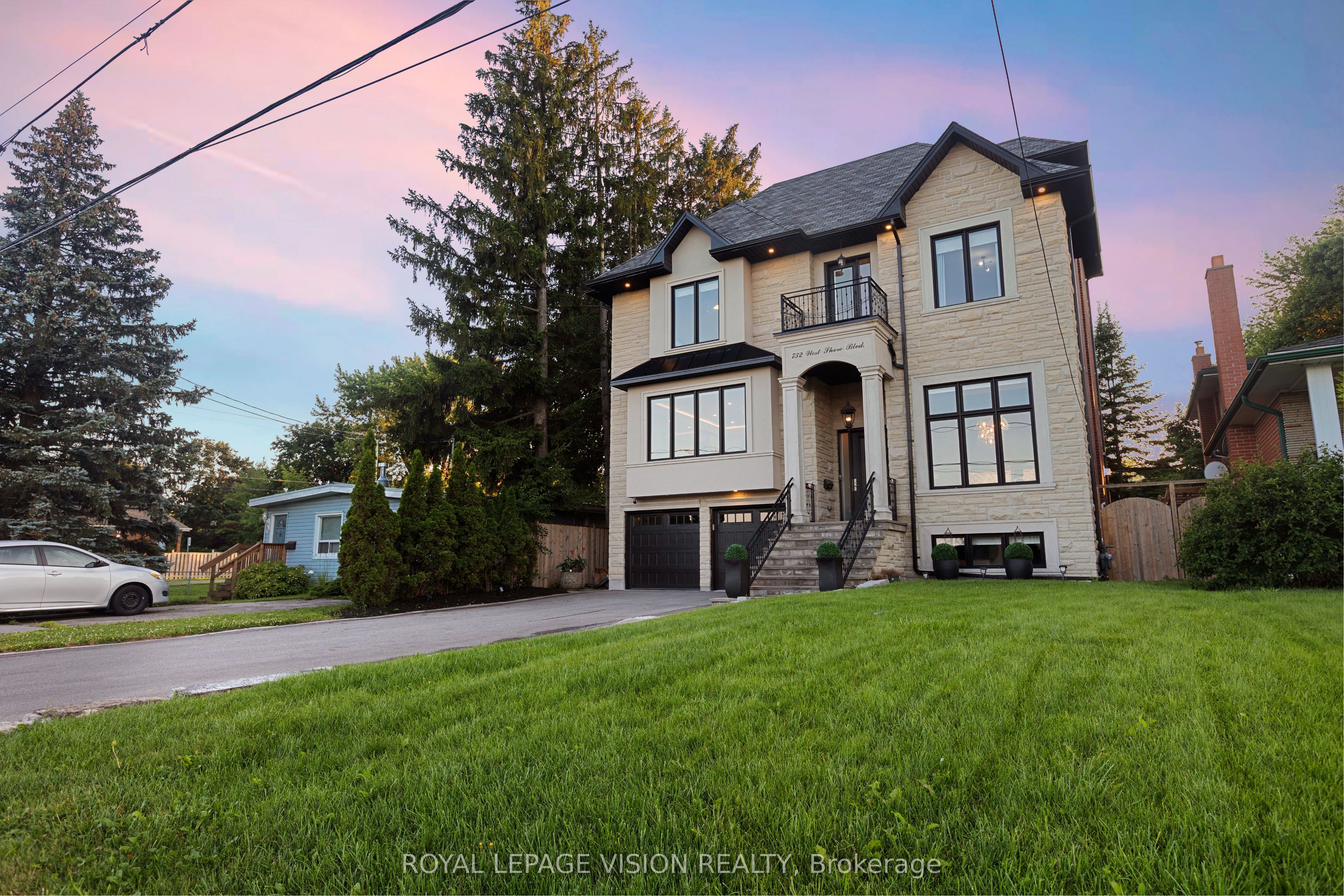 732 W Shore Boulevard