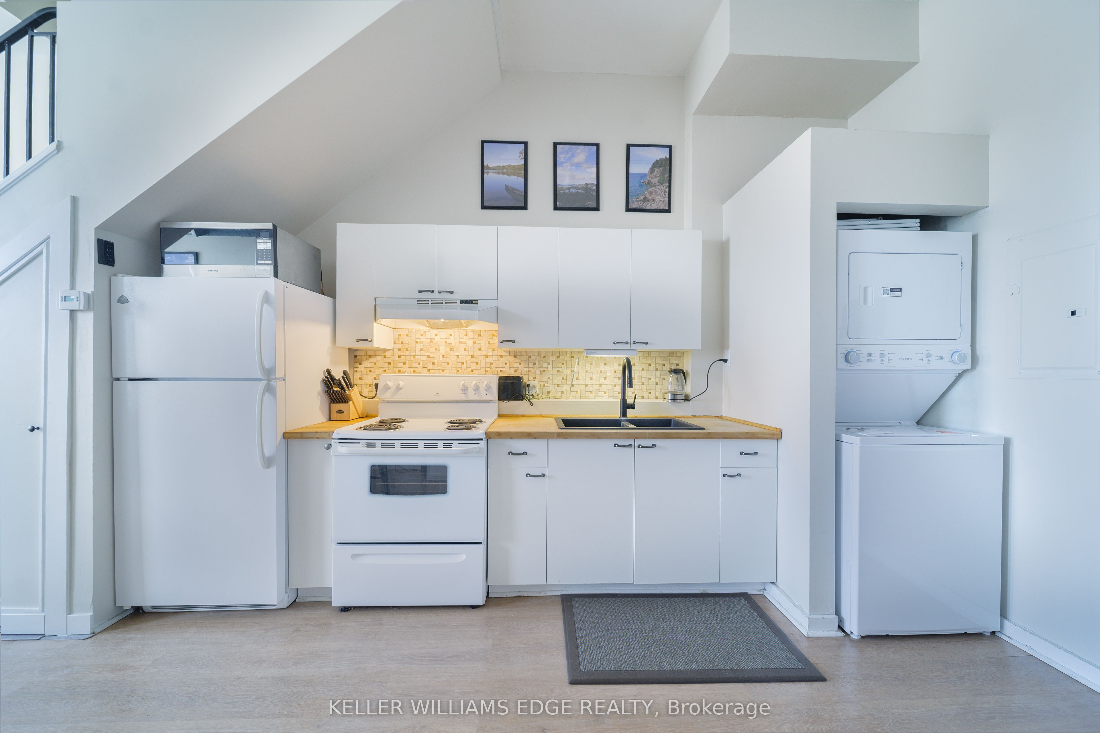 123 Broadway Avenue E