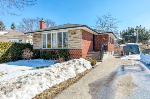19 Powburn Place Toronto W09 ON M9R 2C5