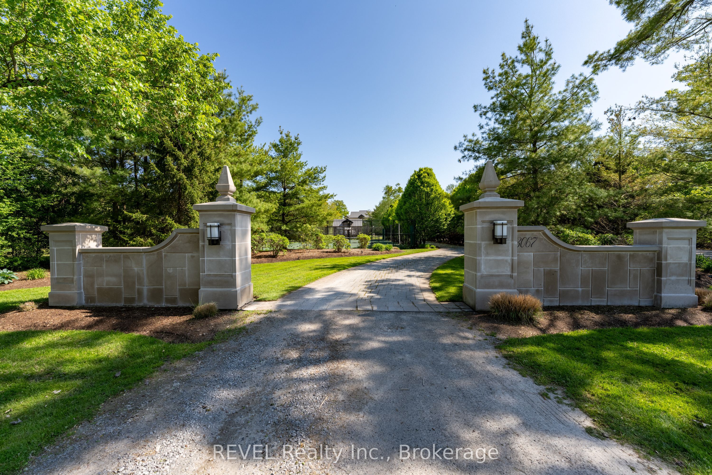 3067 Thunder Bay Road
