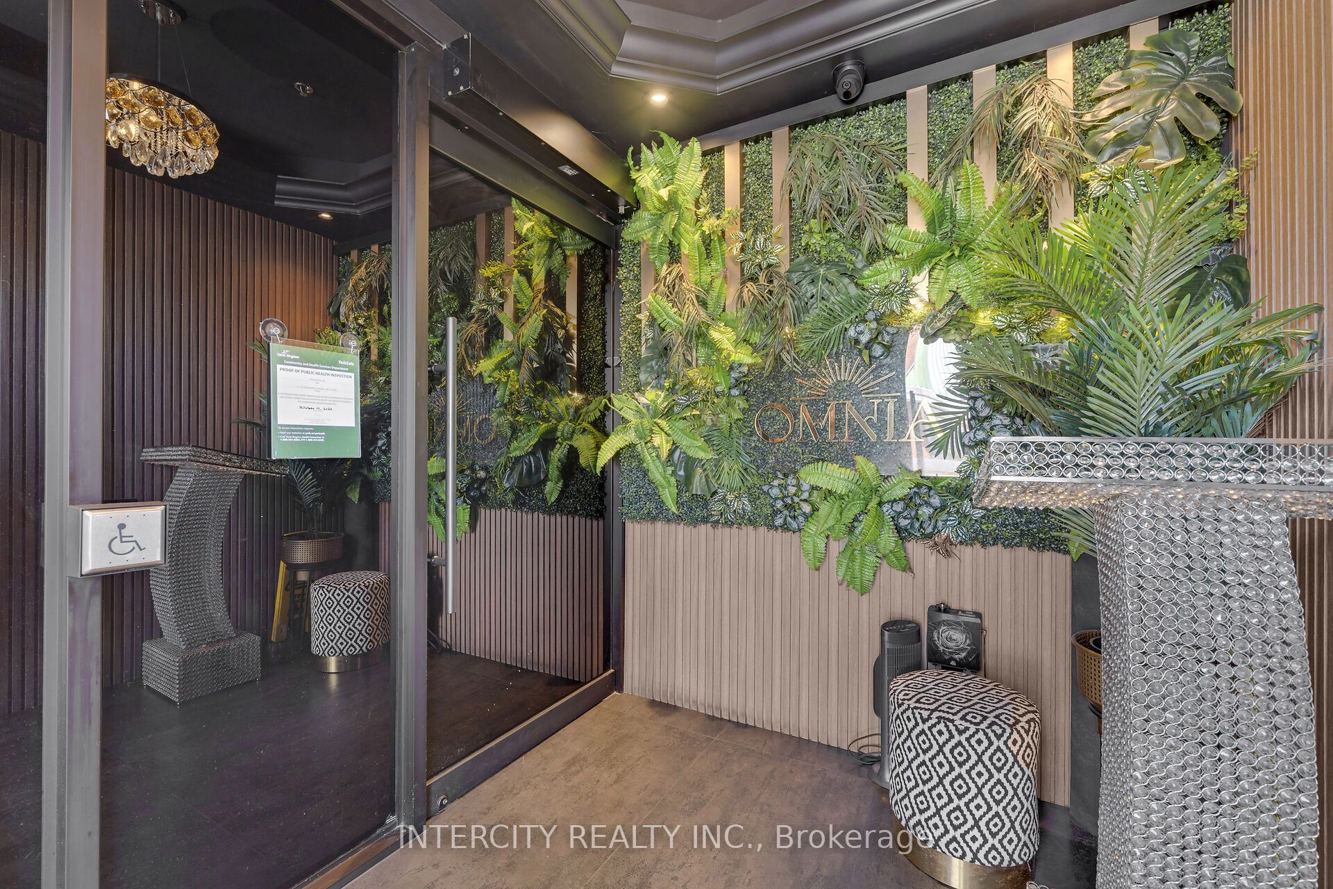 100 Regina Road 5
