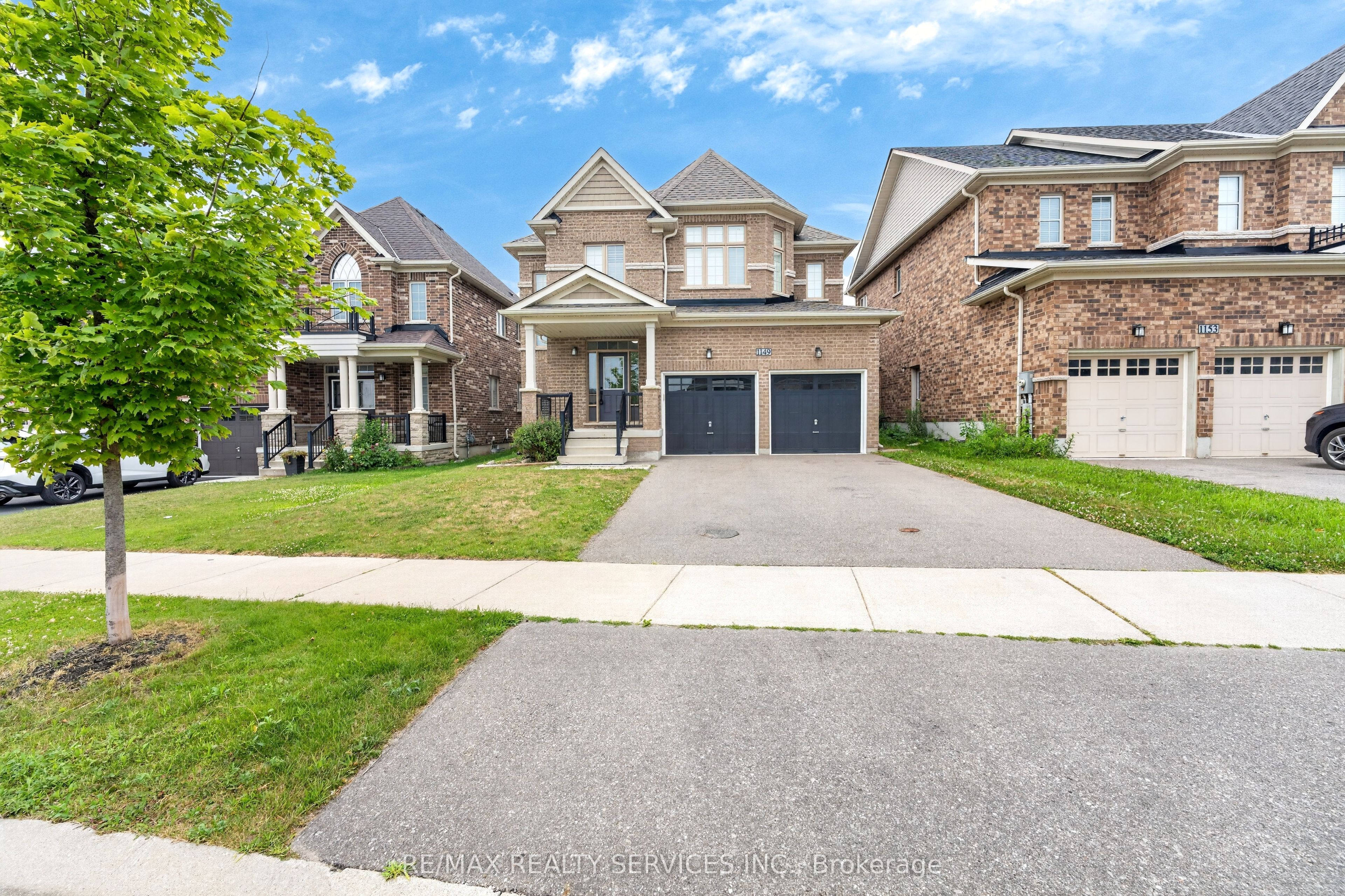 1149 Upper Thames Drive
