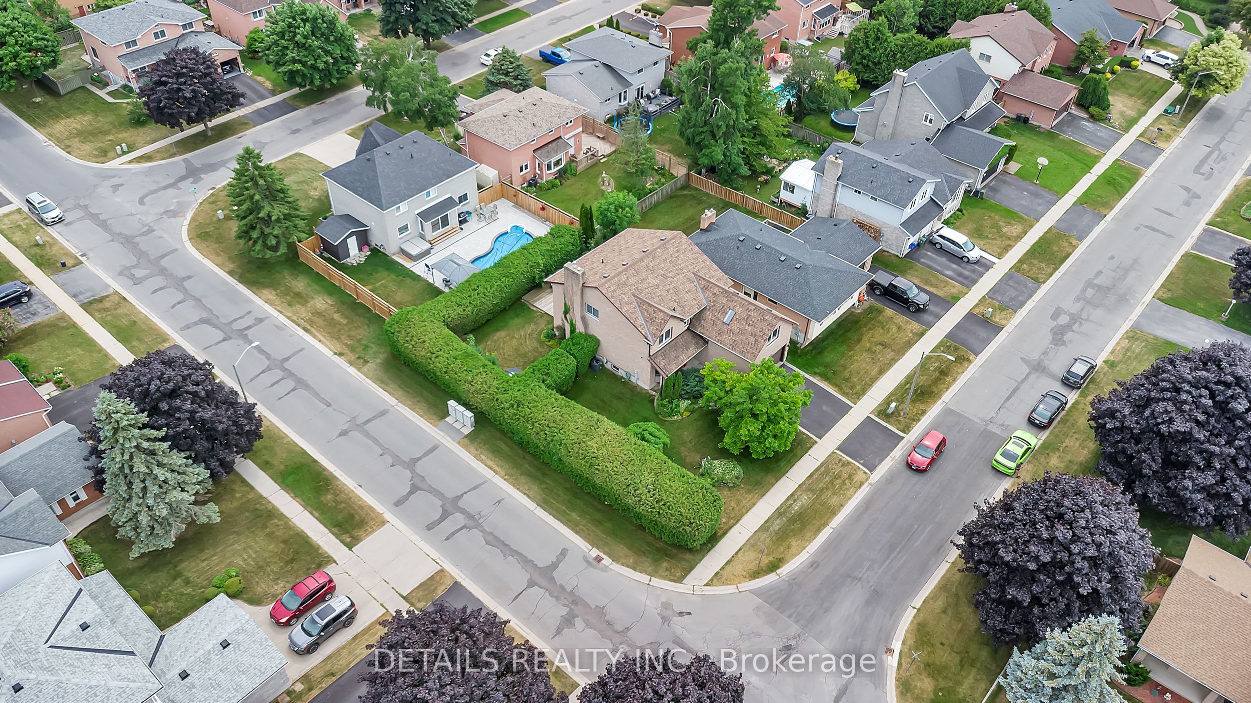 1020 Ambleside Crescent