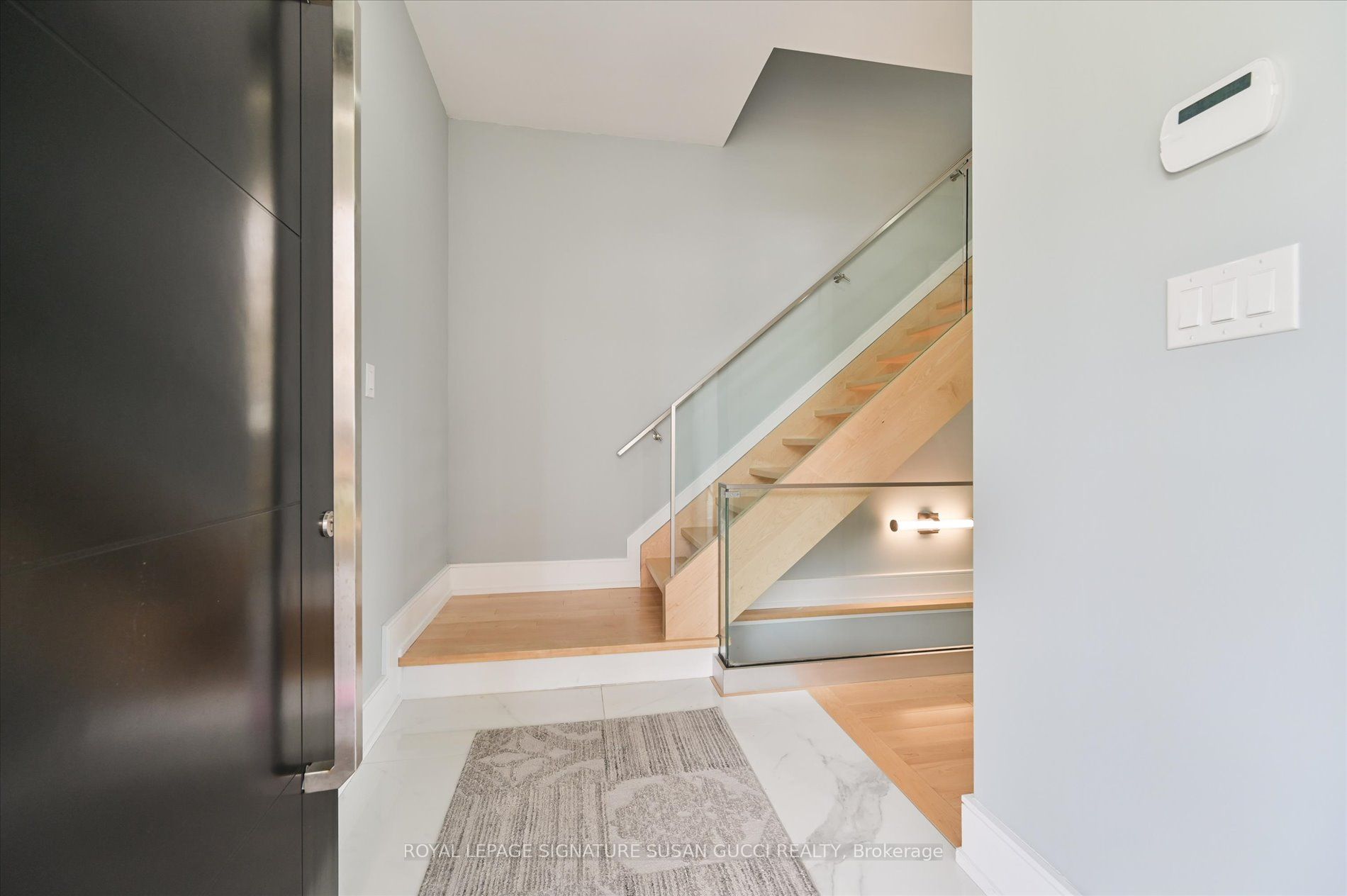 96 Squires Avenue