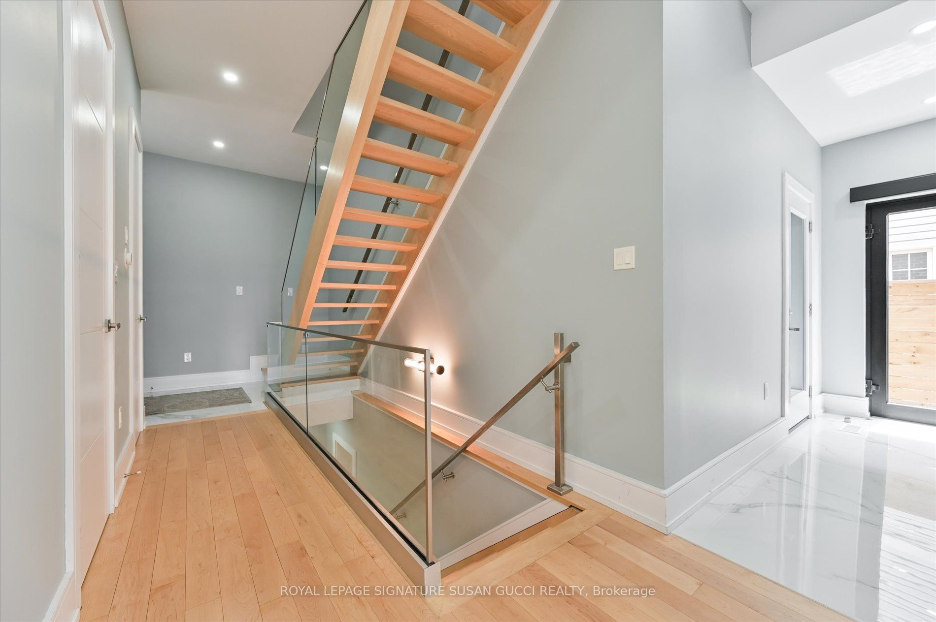 96 Squires Avenue