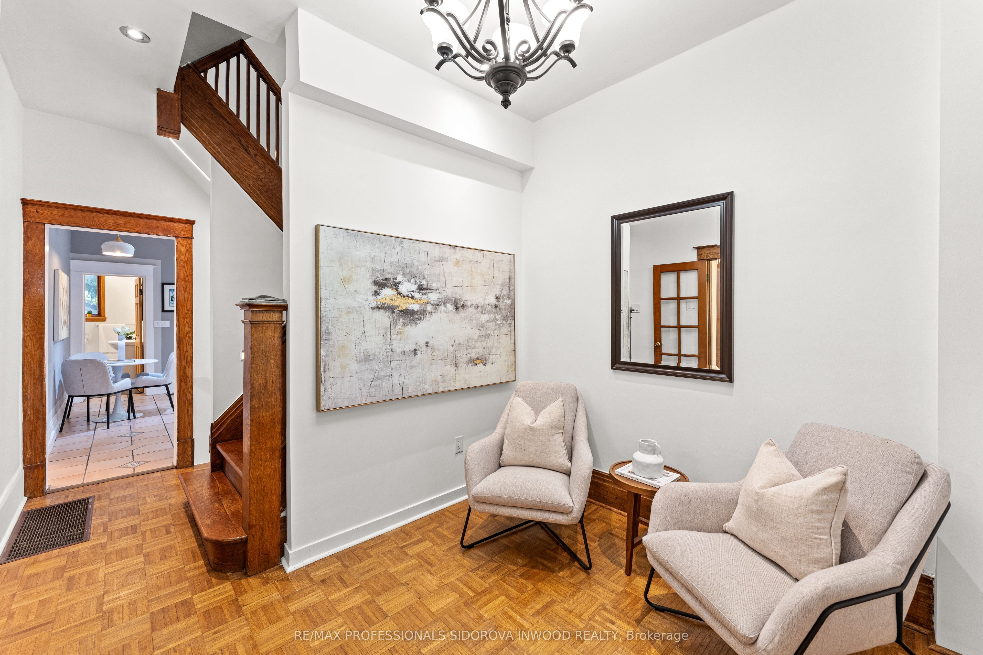 13 Evelyn Crescent