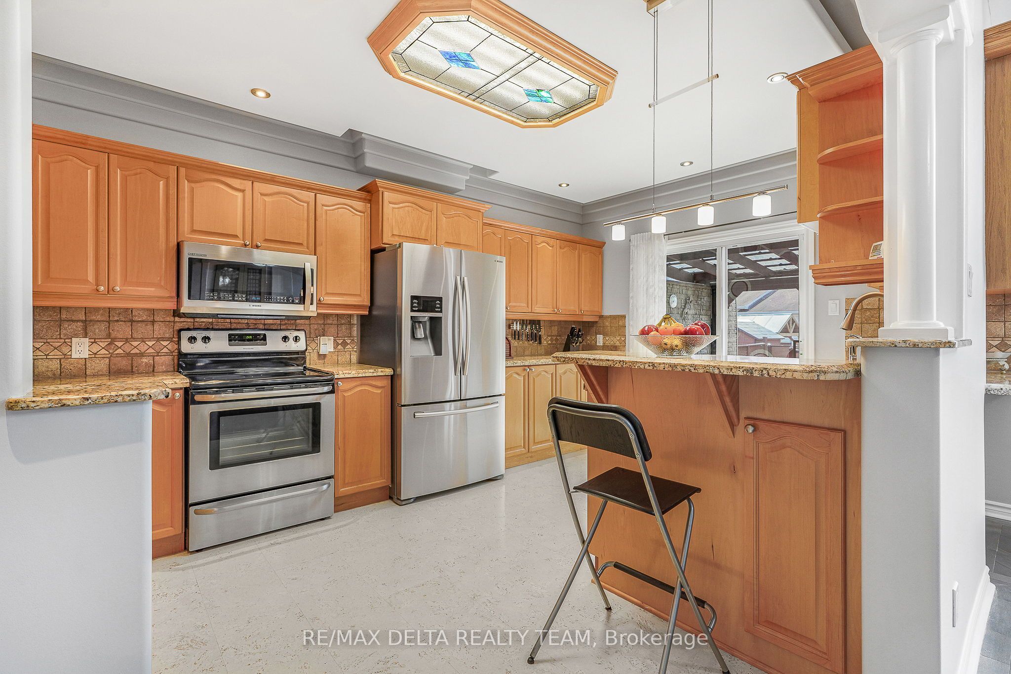 2040 Sunland Drive