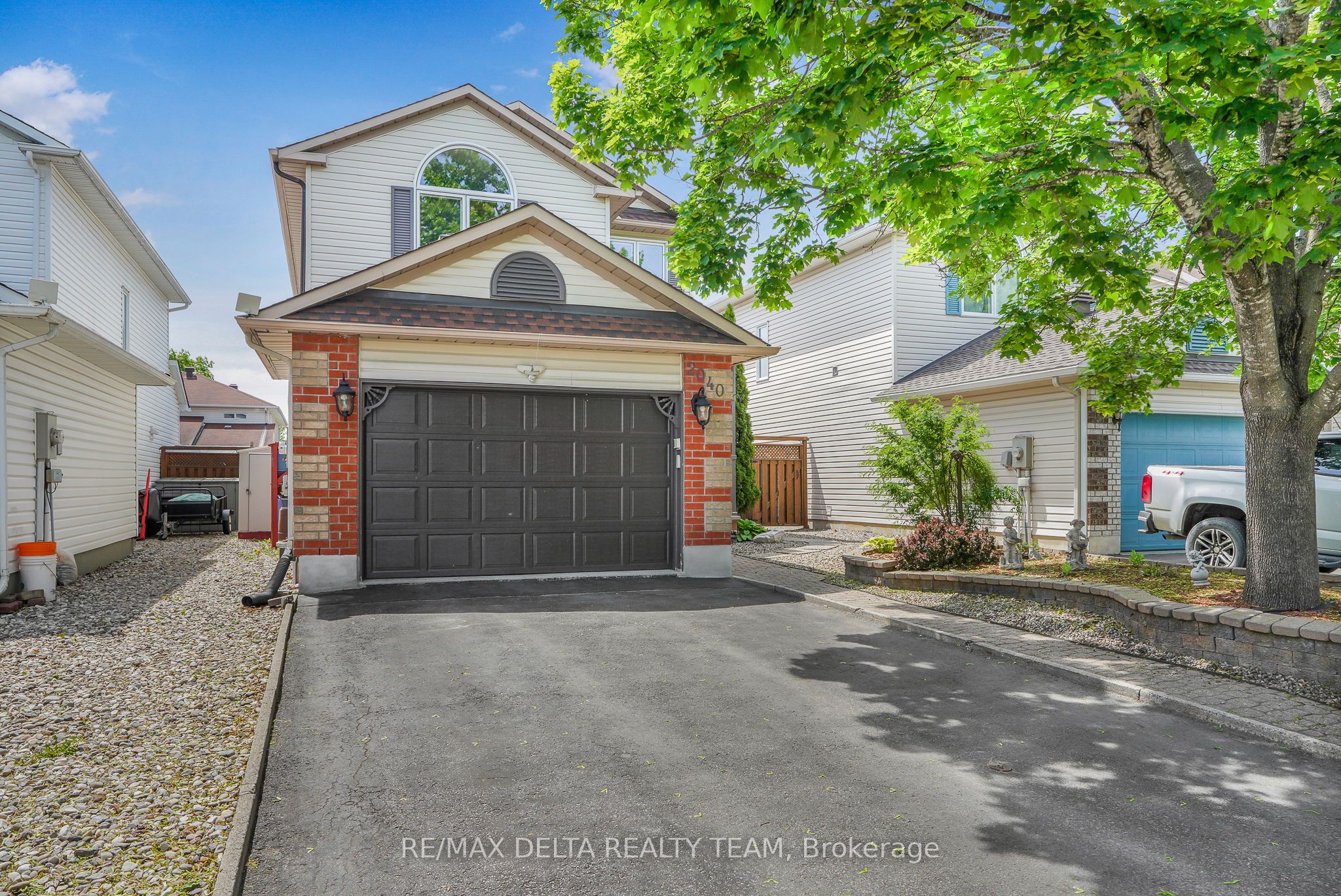 2040 Sunland Drive