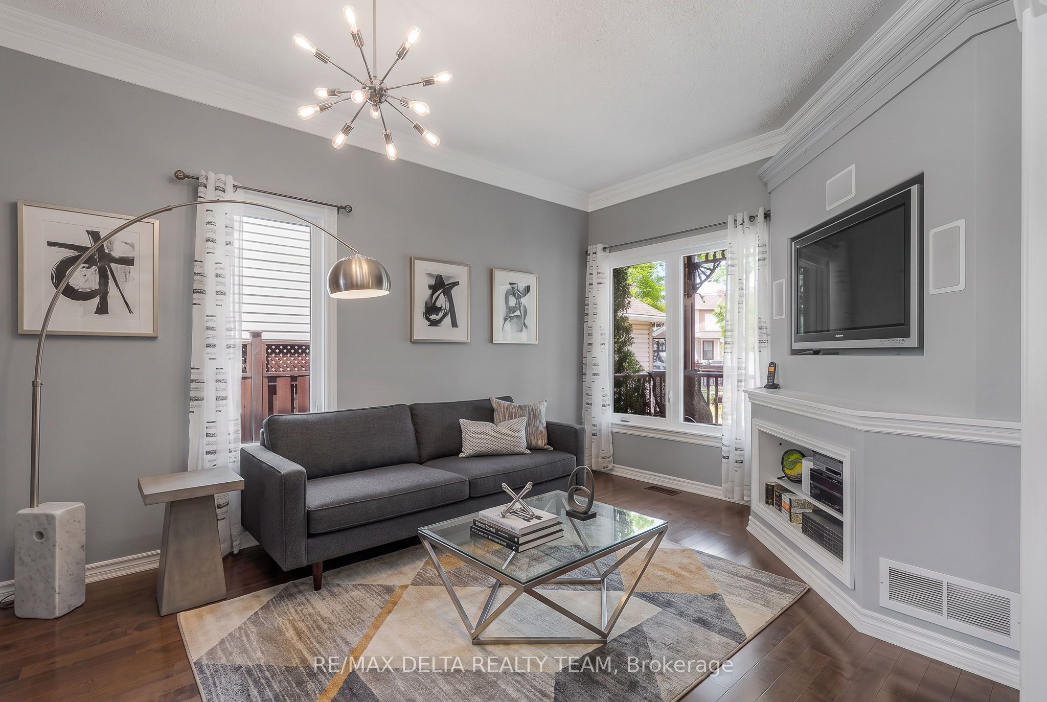 2040 Sunland Drive