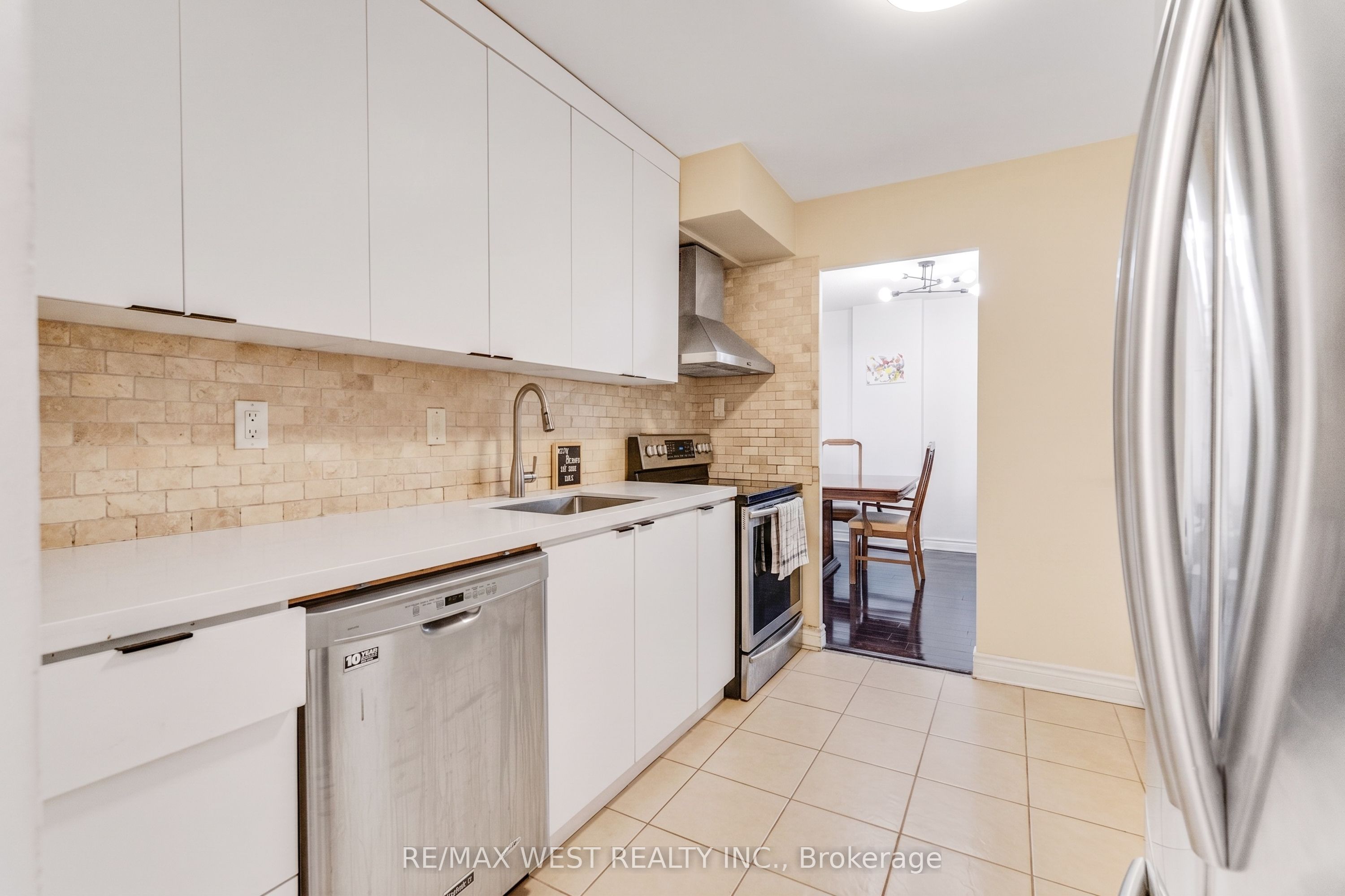 11 Neilson Drive 603