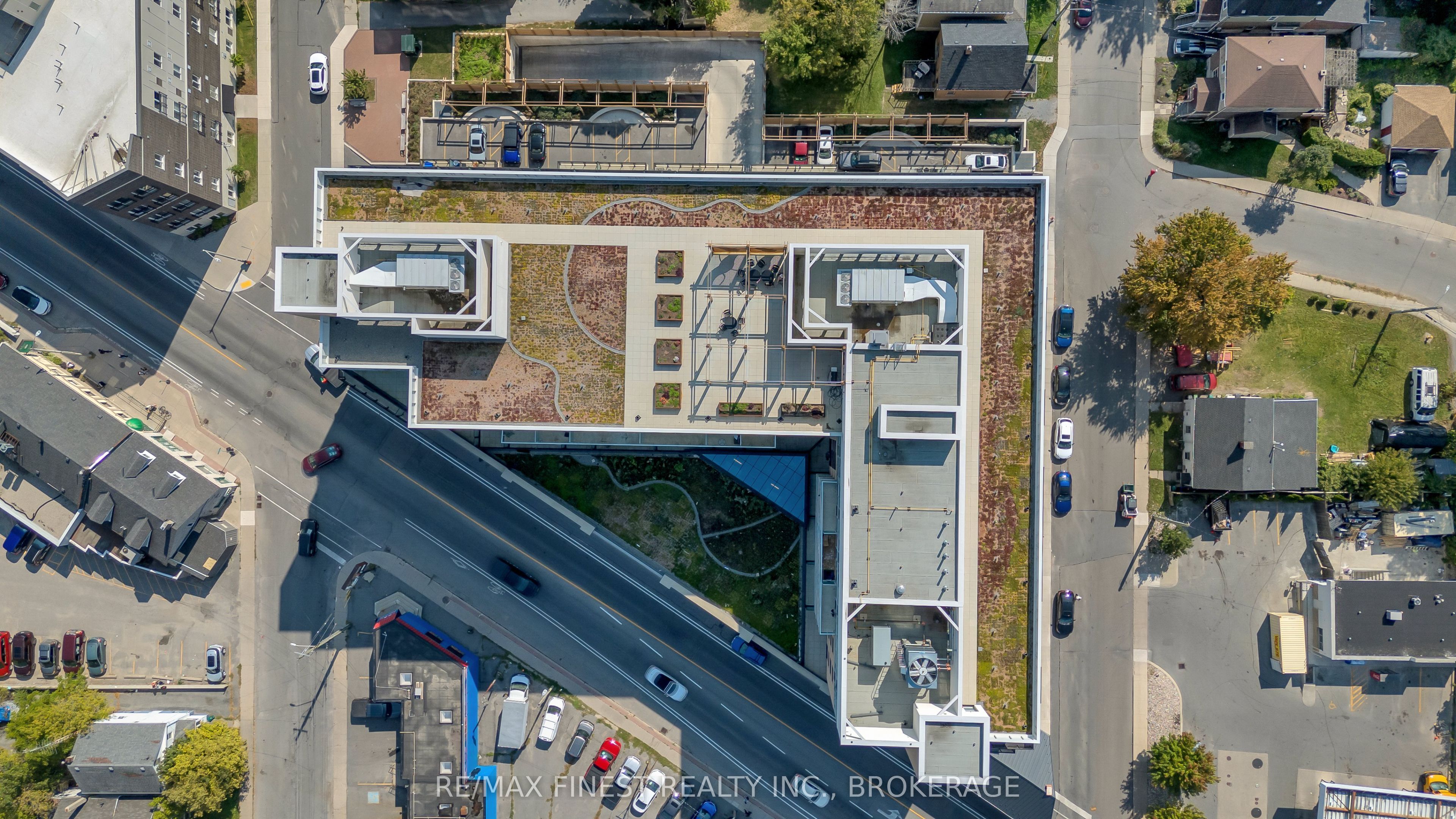 652 Princess Street 340