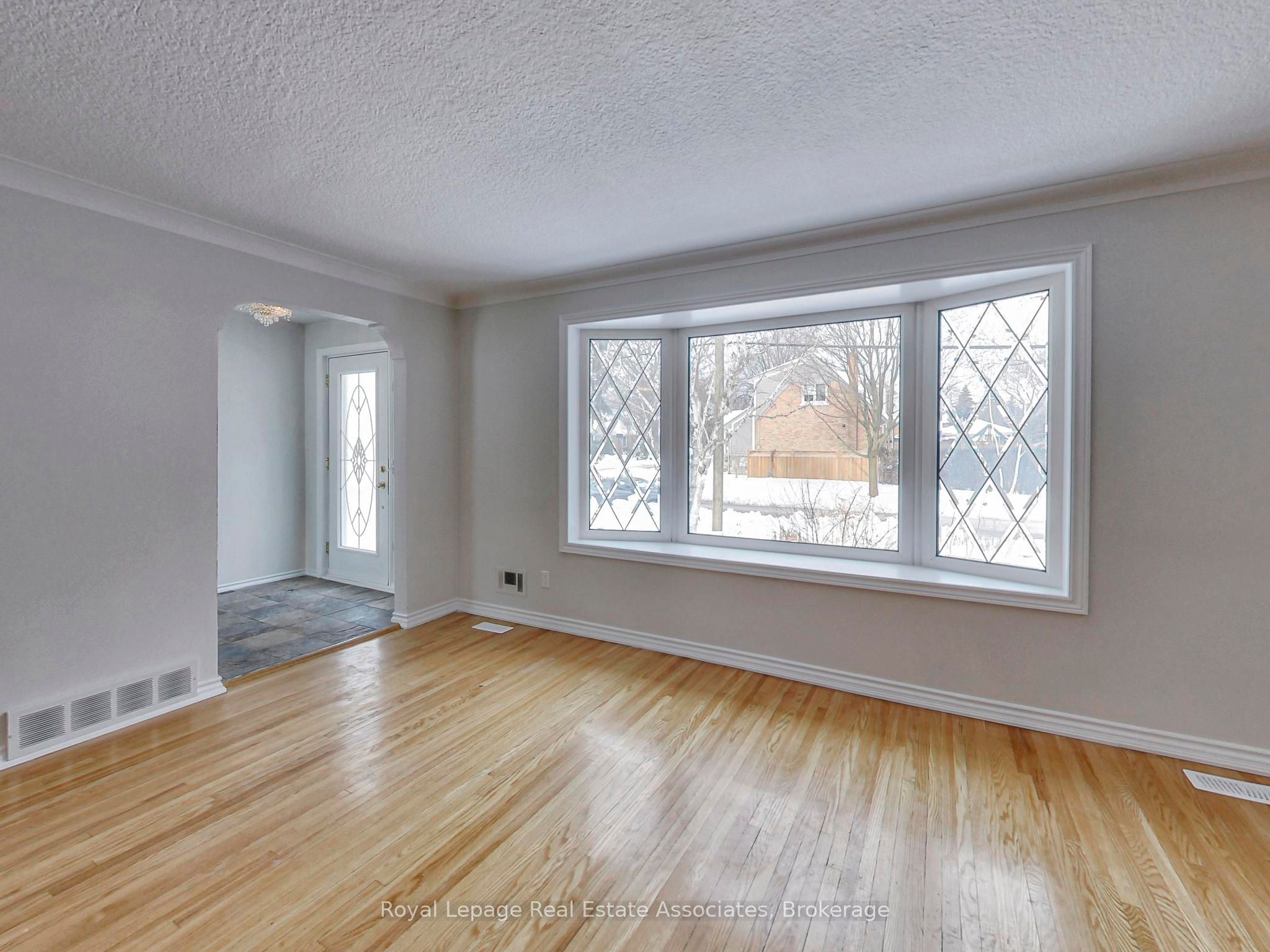 9 Beaverbrook Avenue