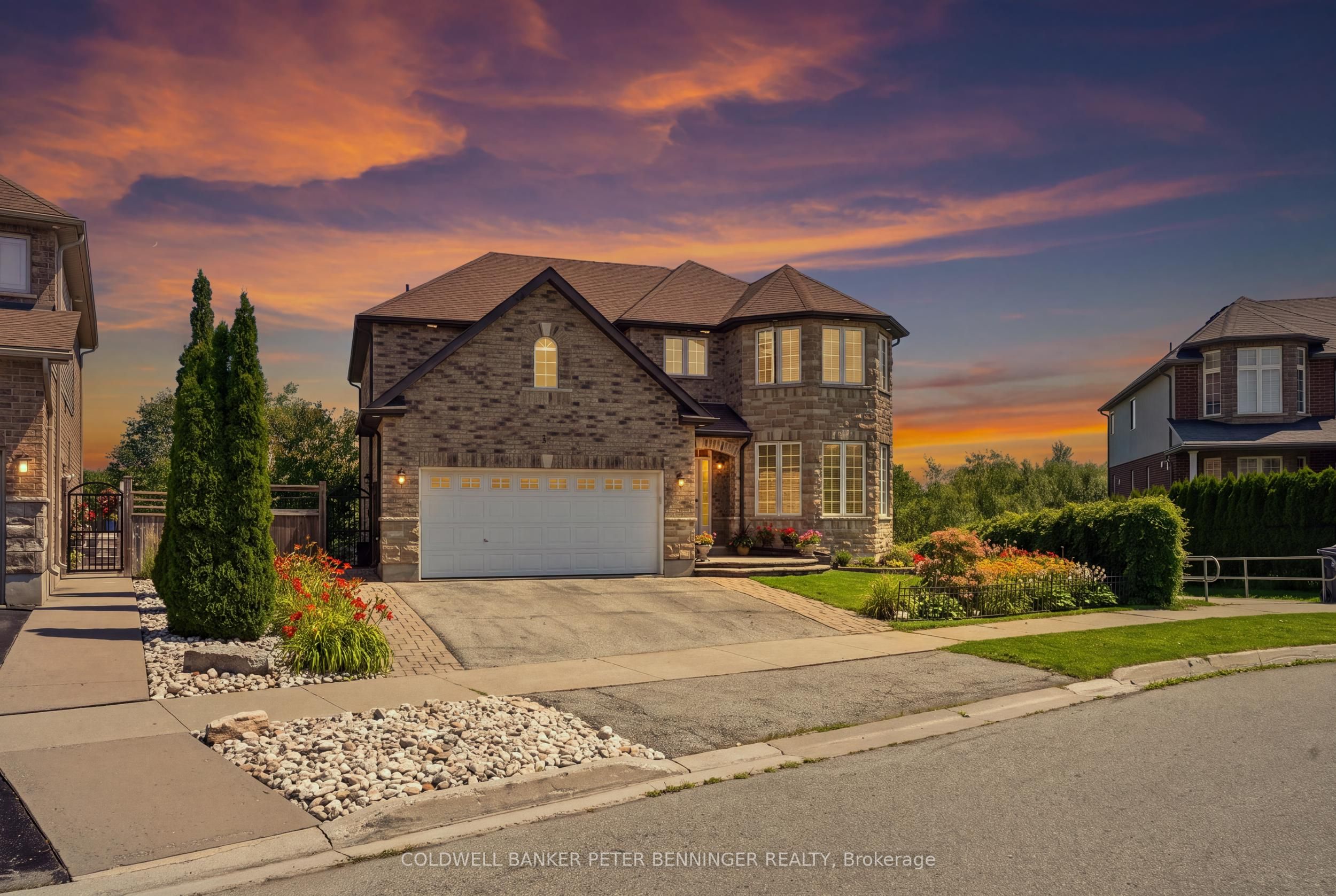 49 CREIGHTON Avenue