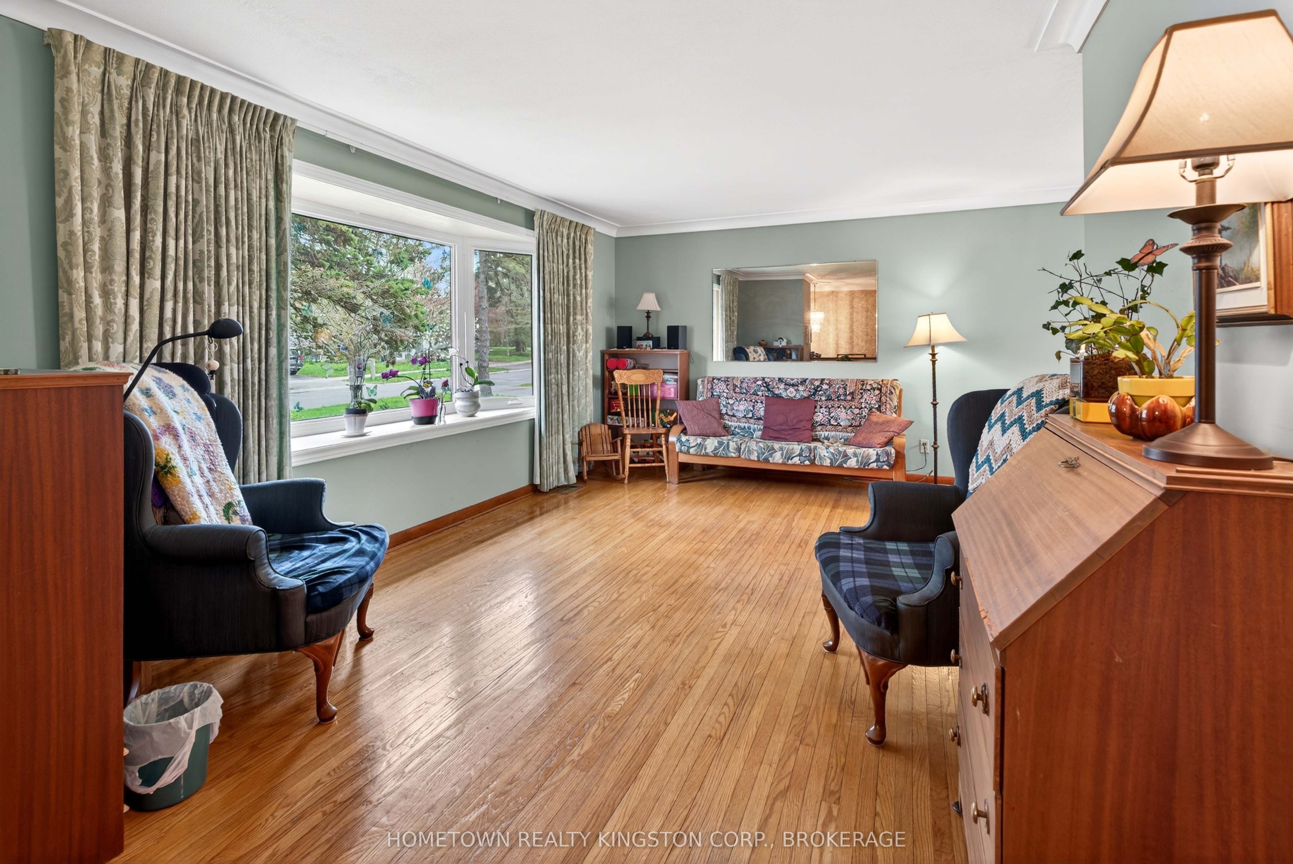 114 Campbell Crescent