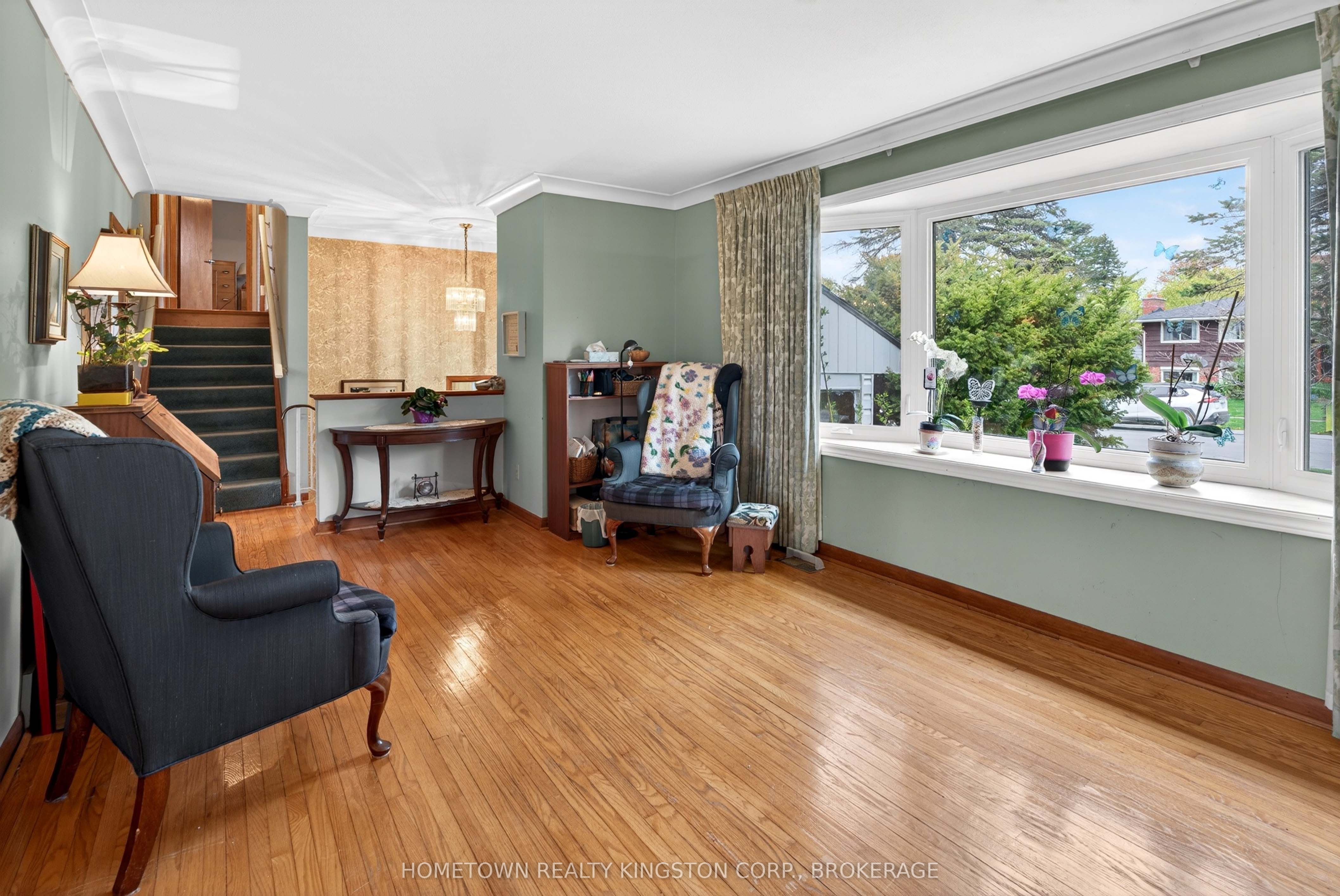 114 Campbell Crescent
