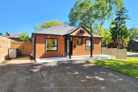 589 Marksbury Road Pickering ON L1W 2T1