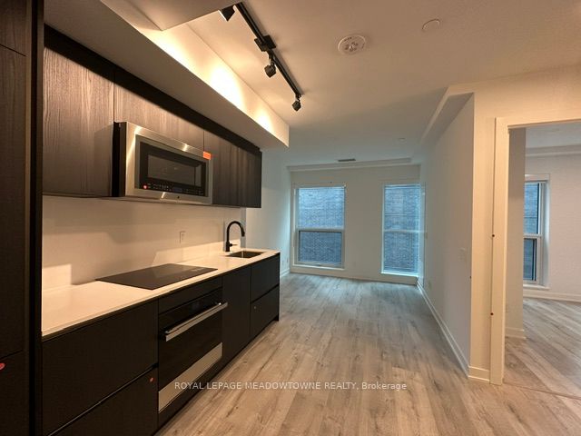 327 King Street W 604