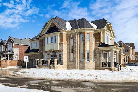 44 Micklefield Avenue Whitby ON L1P 0C4