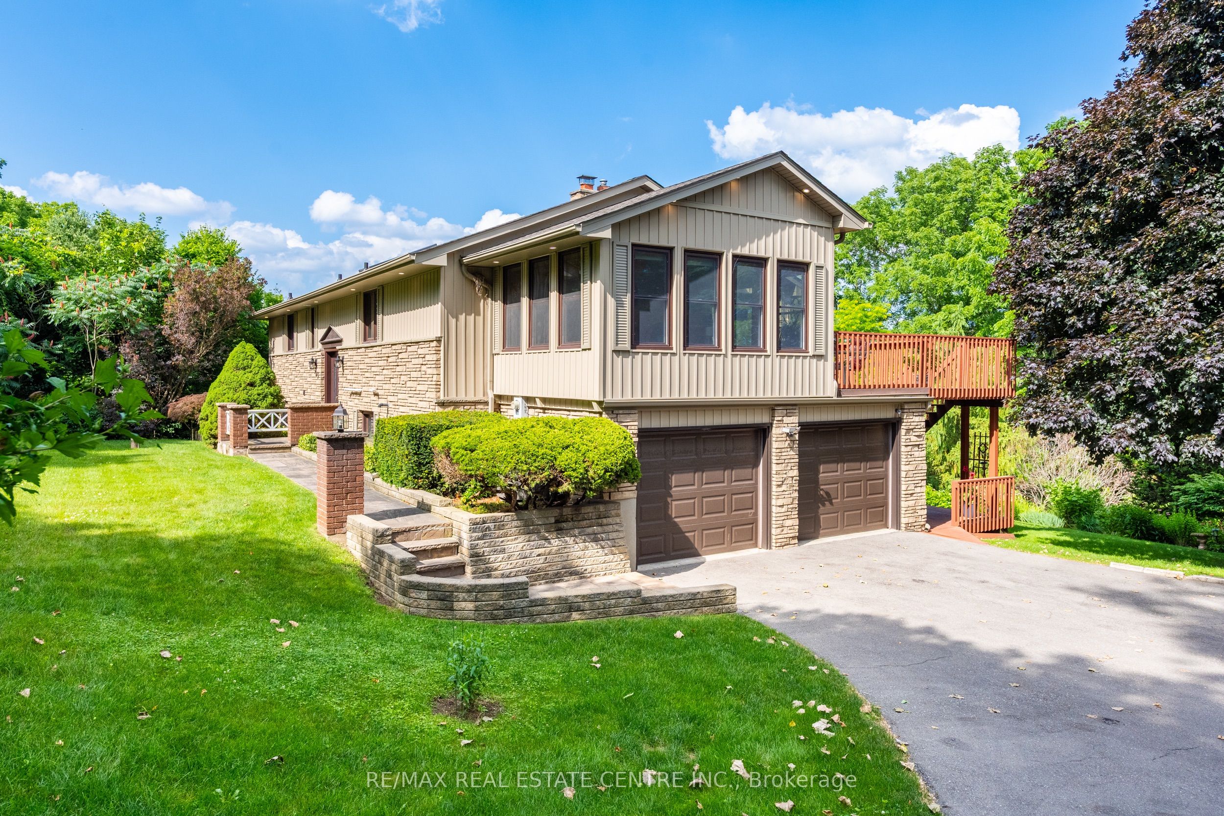 1023 West River Road