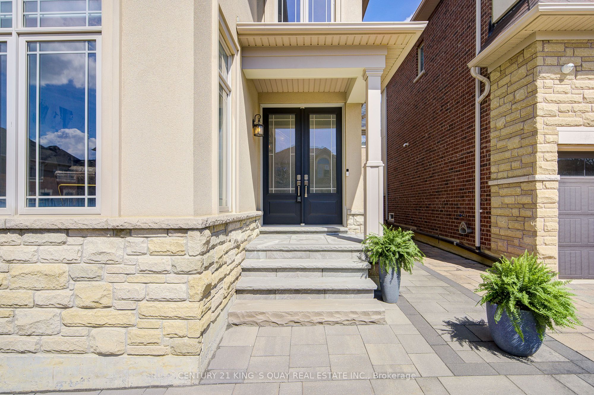 5 Pavarotti Street