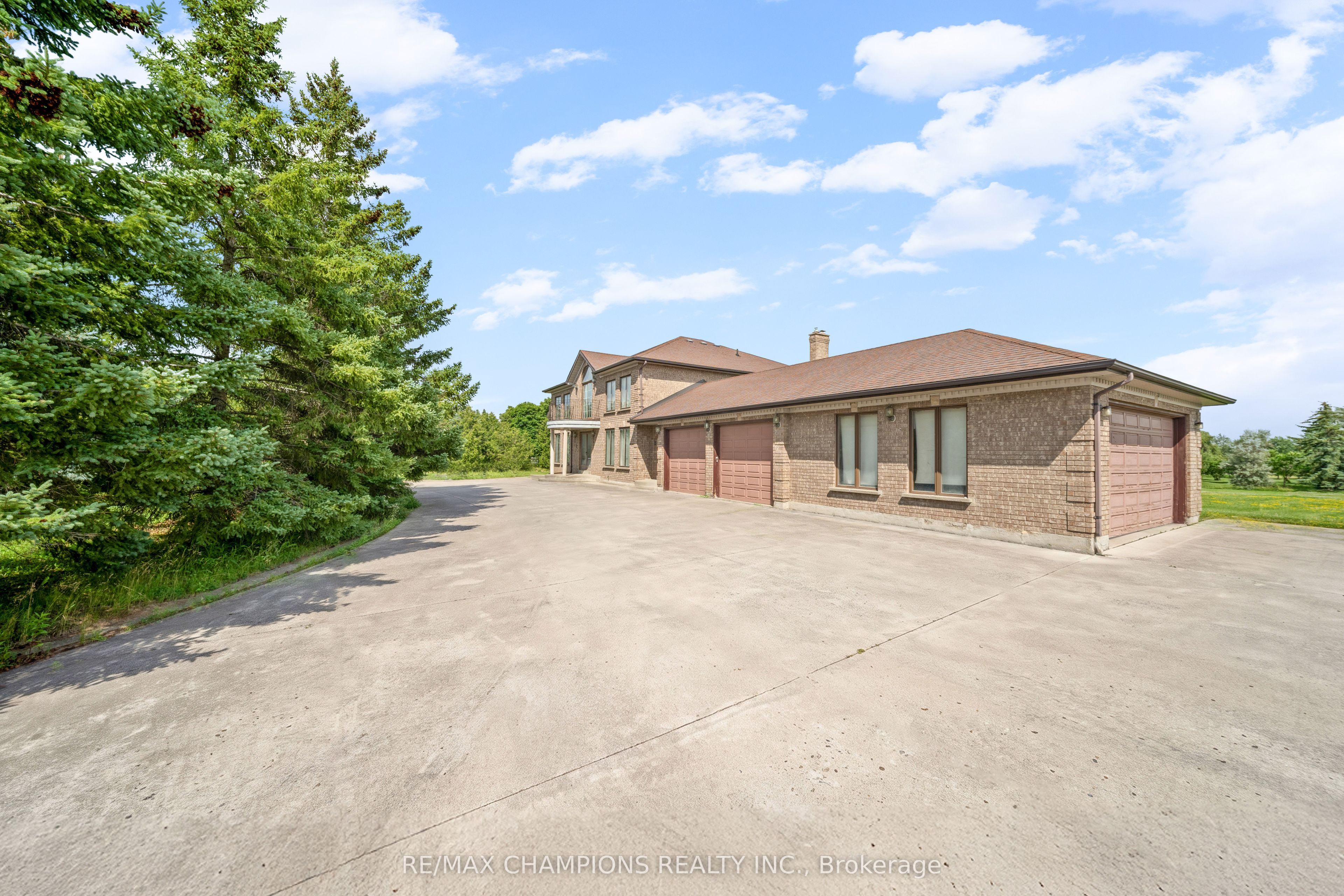 4047 Countryside Drive E