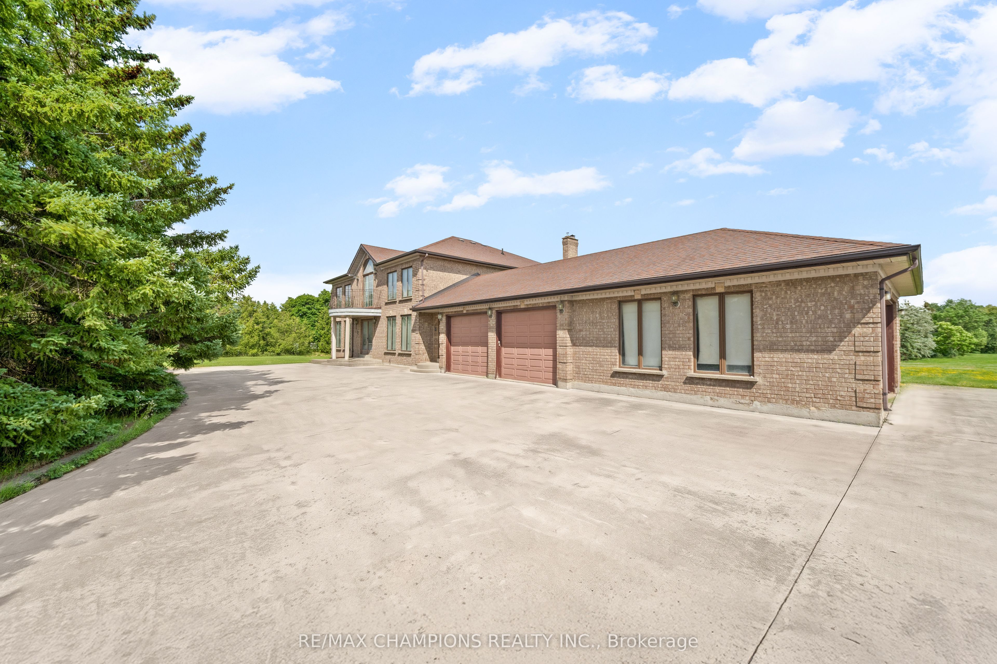 4047 Countryside Drive E