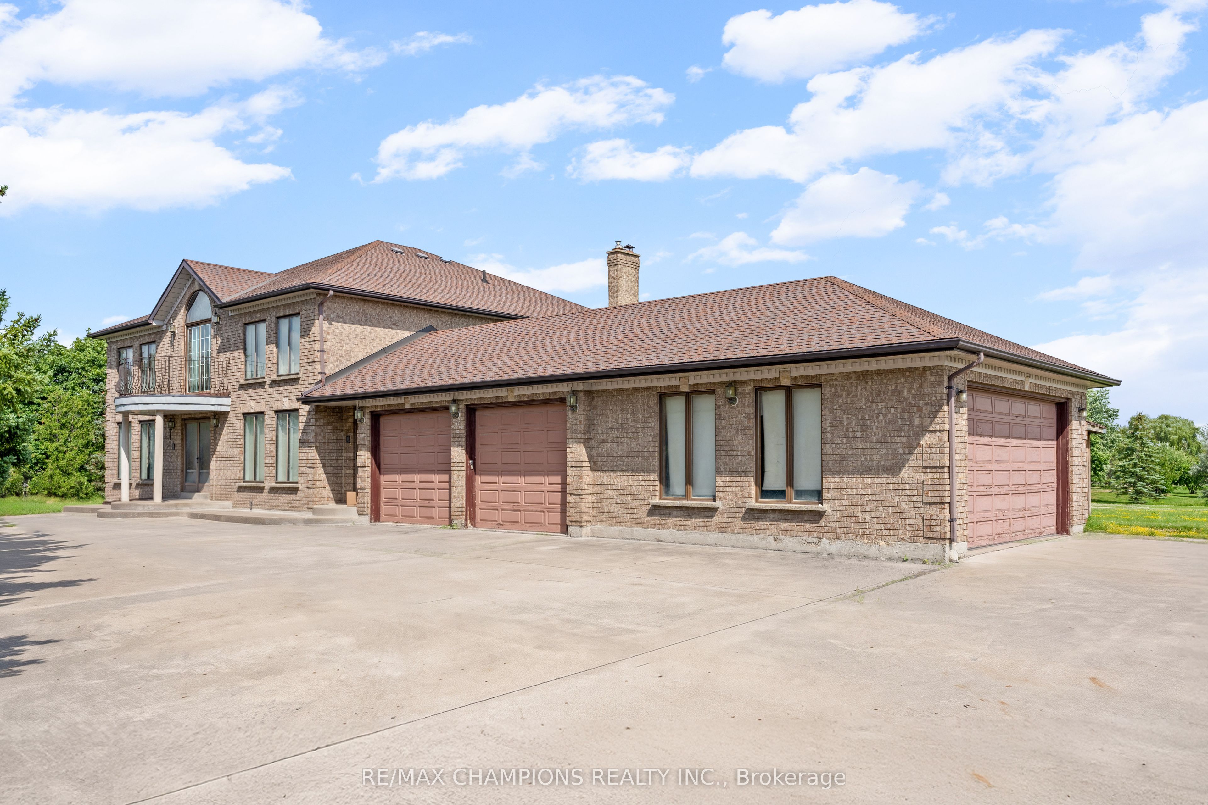4047 Countryside Drive E