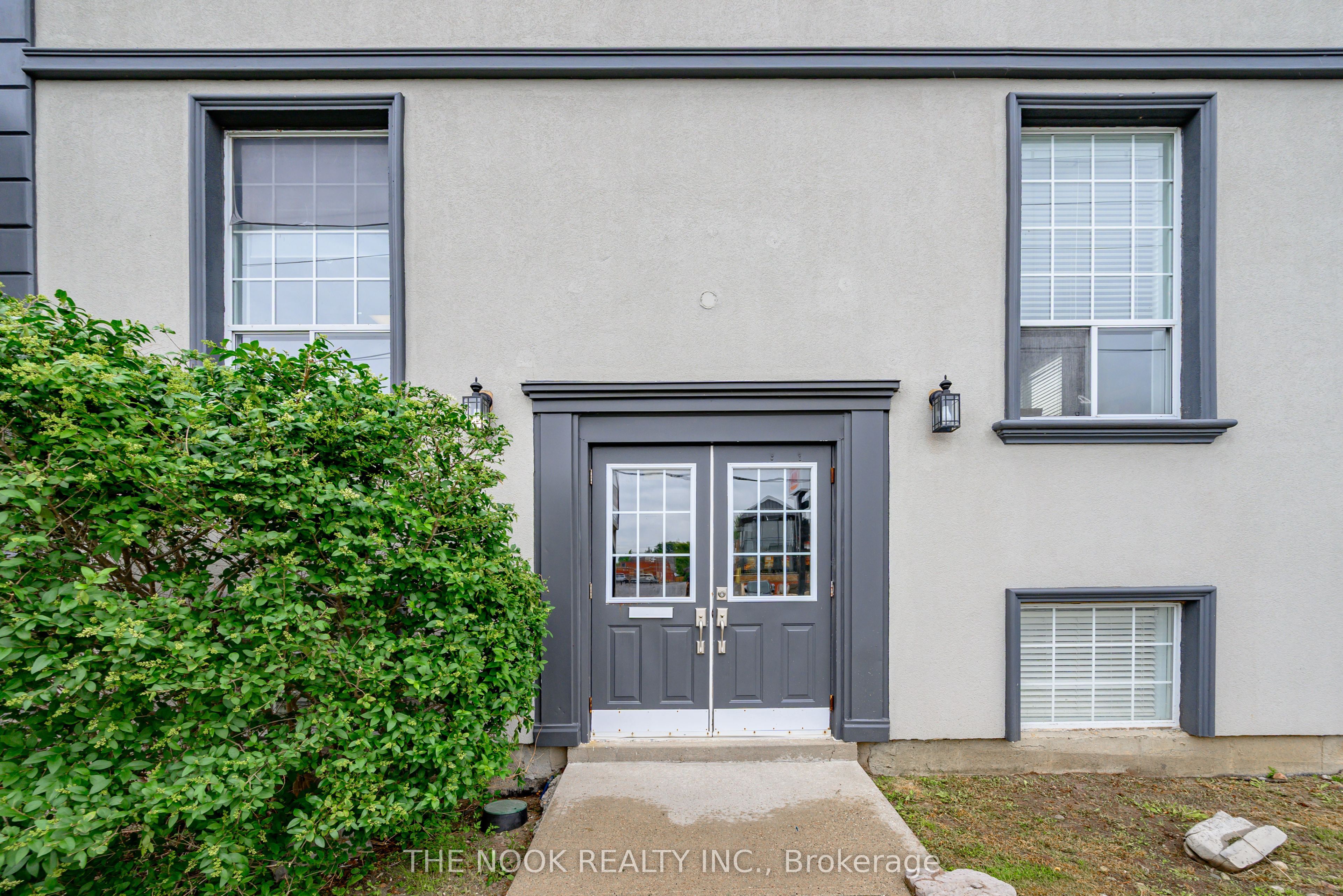 337 King Street W 2B