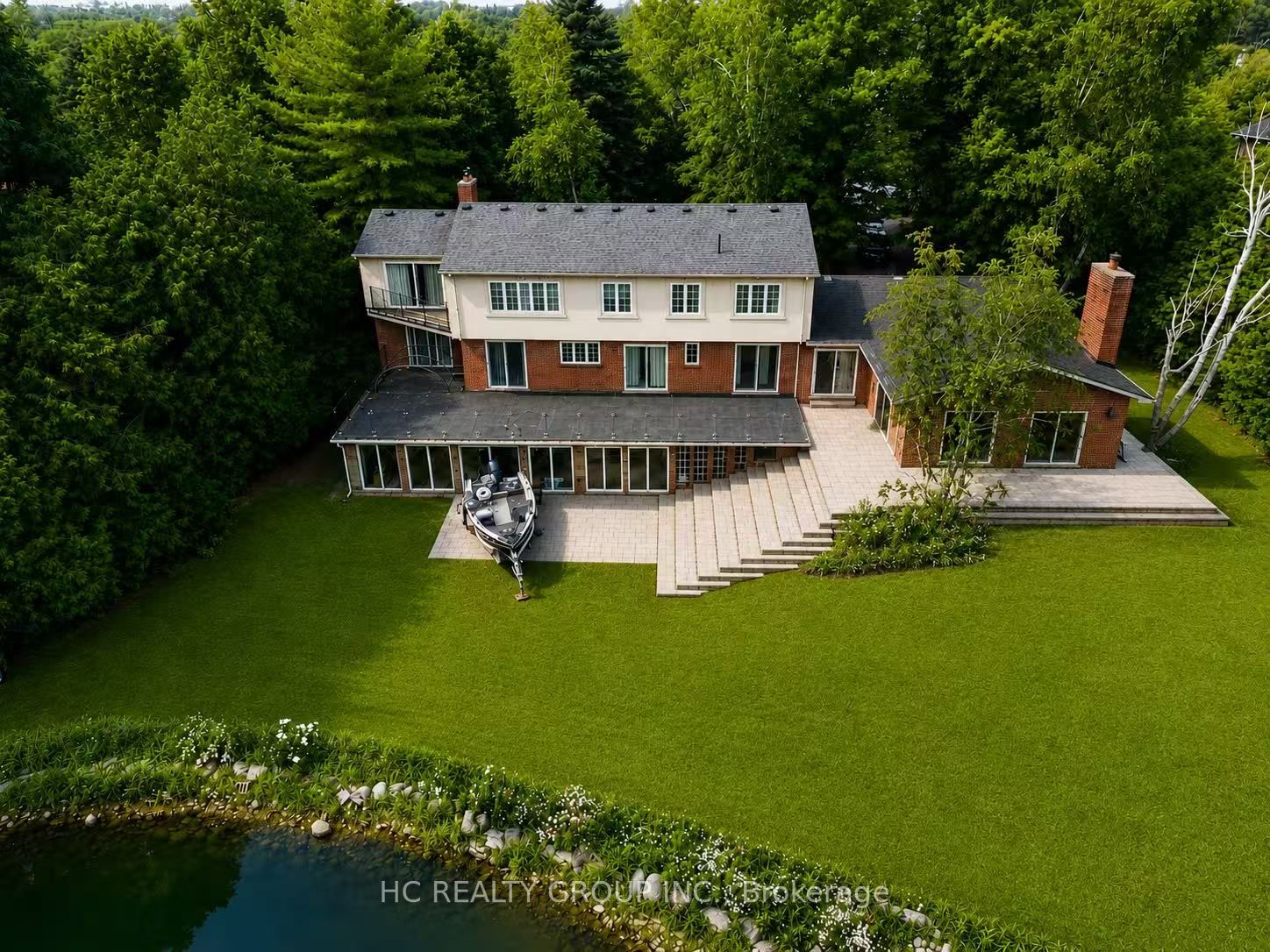 16 Bernadotte Drive