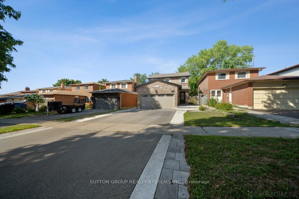 1114 Cedarcroft Crescent