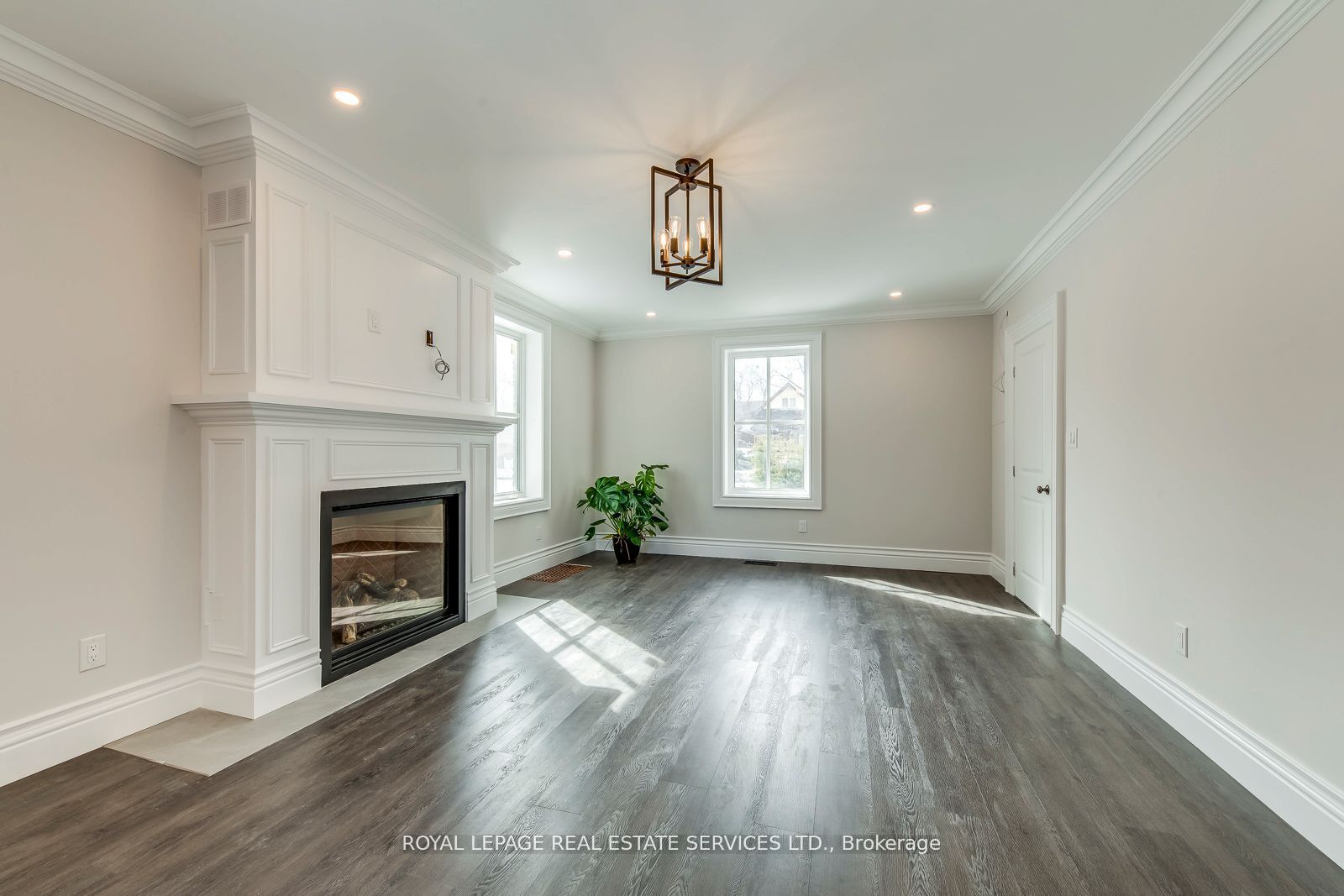 317 Queen Street S