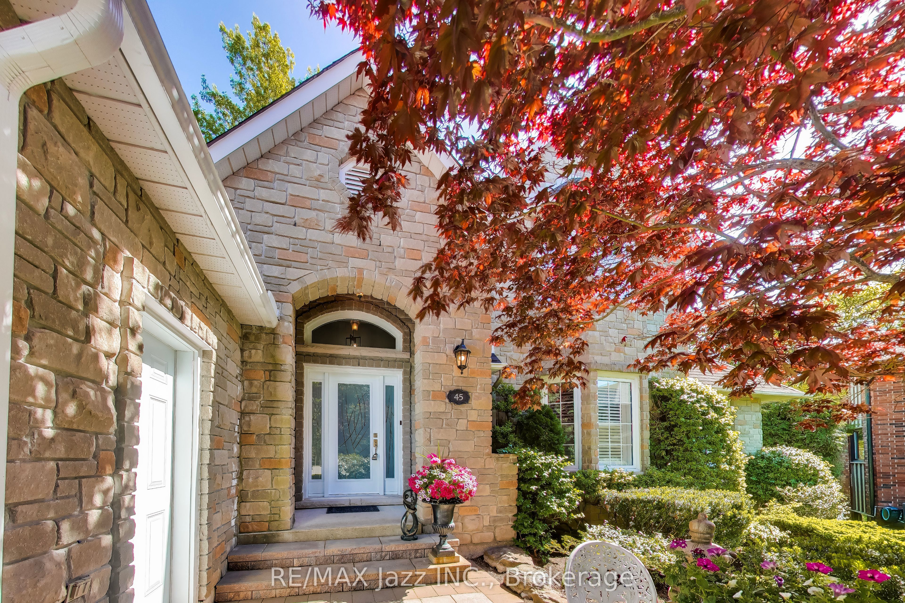 45 Windsor Valley Place