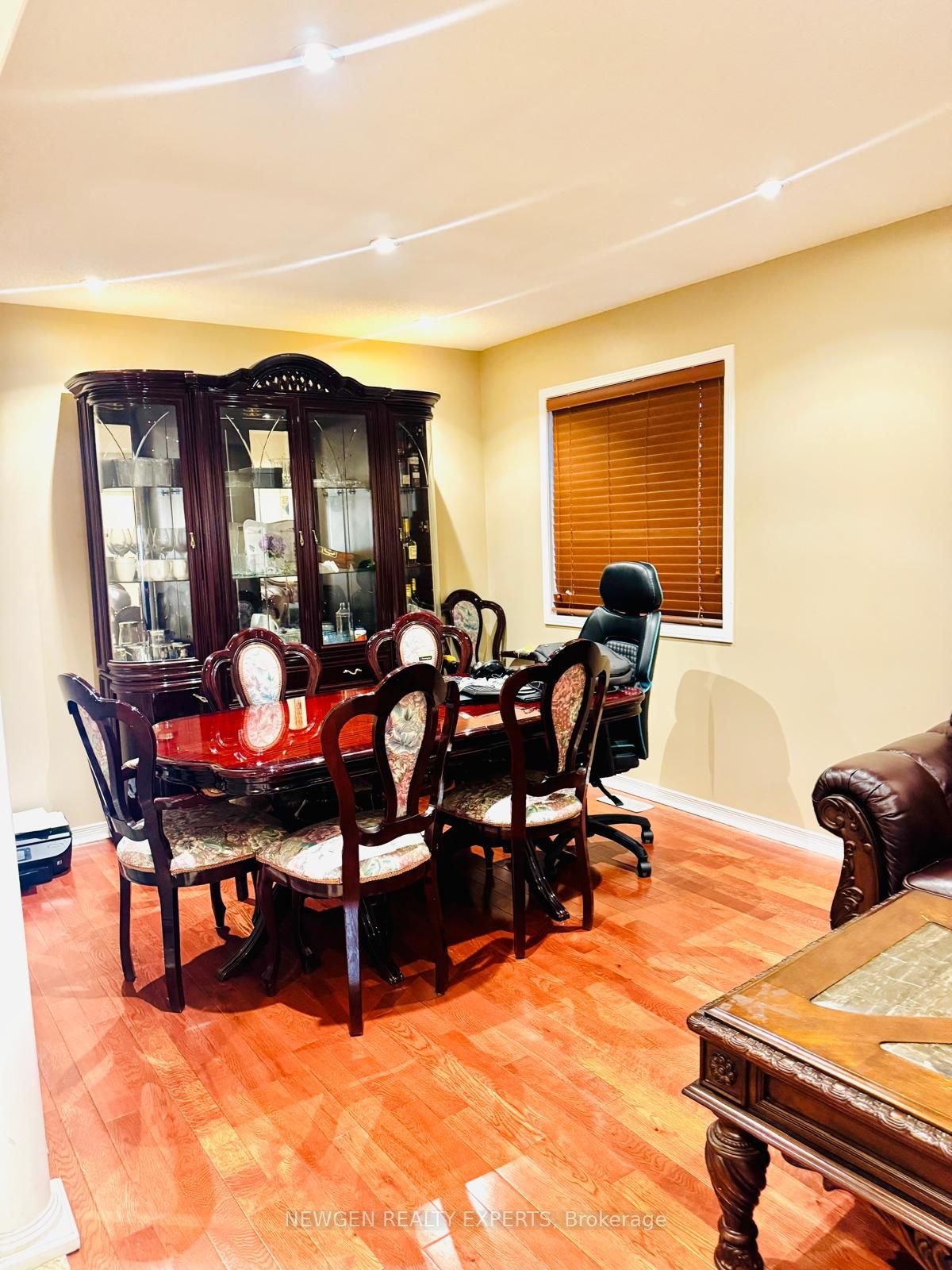 107 Rollingwood Drive