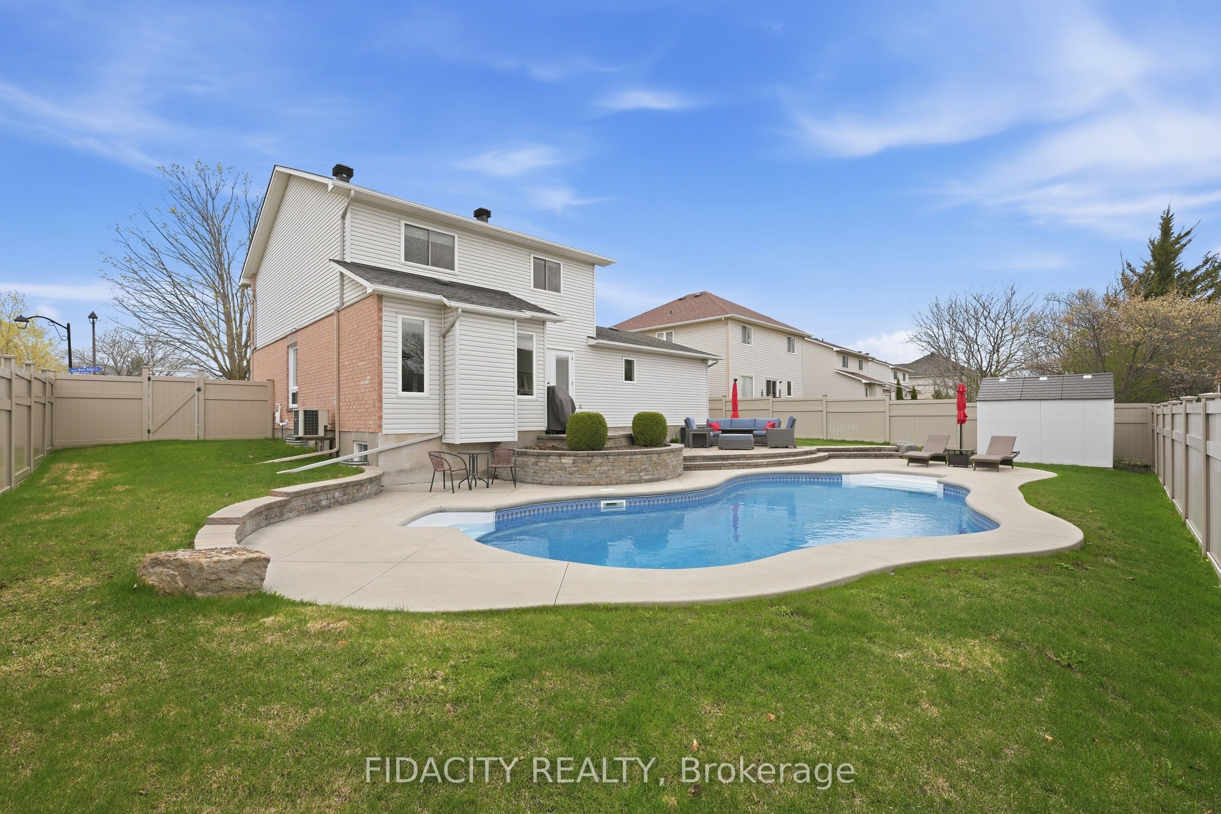 21 West Ridge Drive