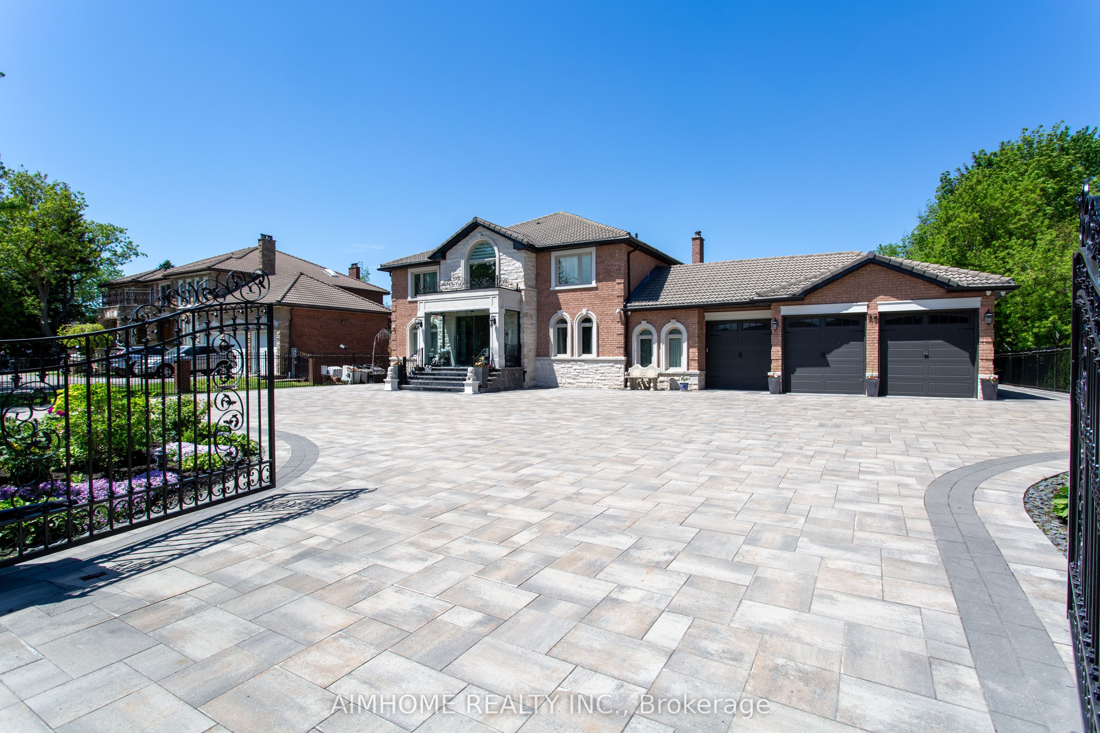 42 Lee Avenue