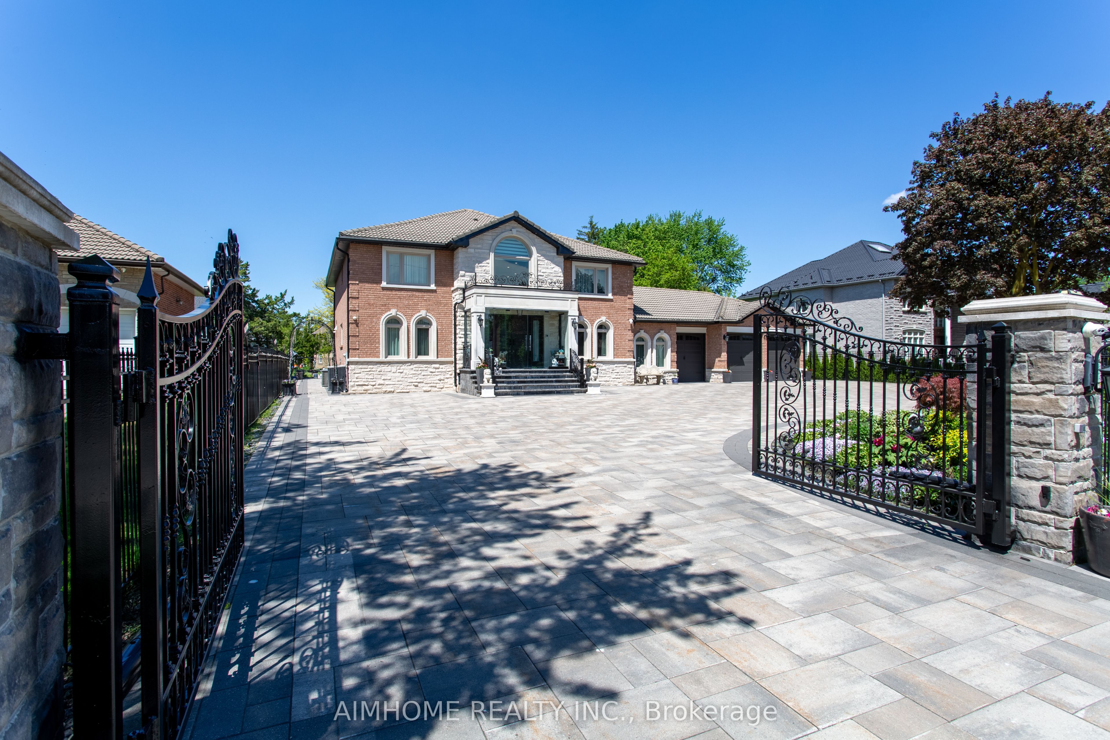42 Lee Avenue