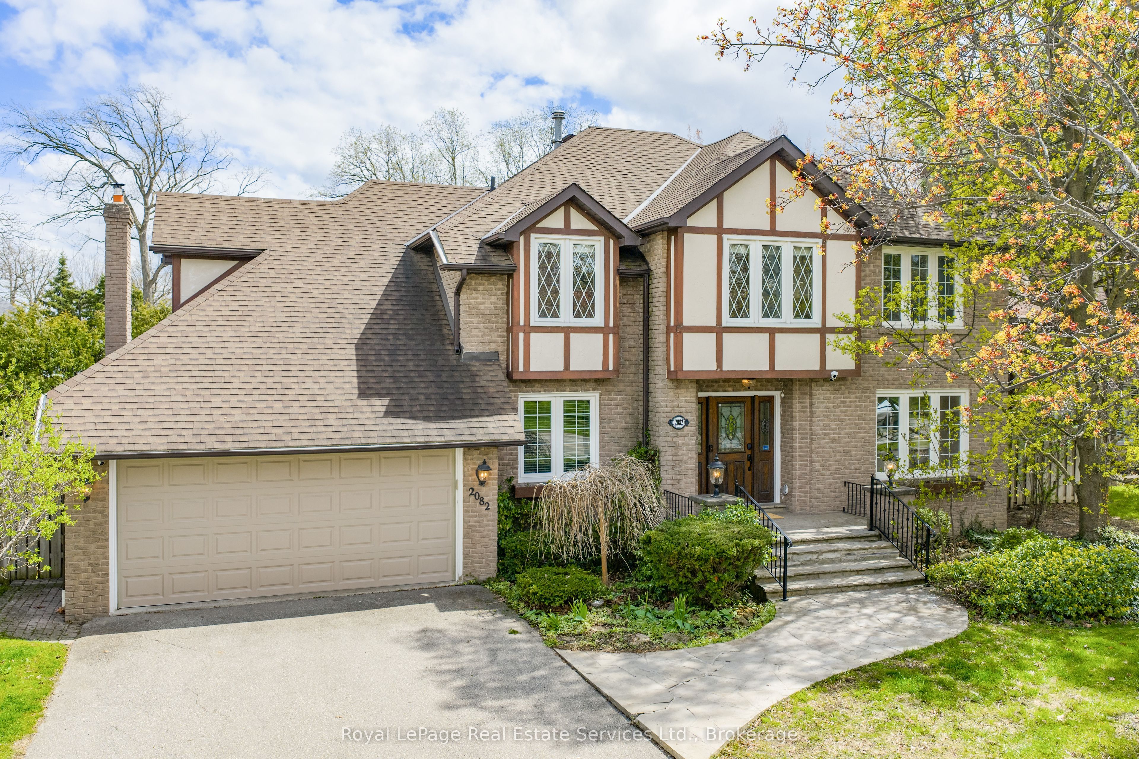 2082 Mississauga Road