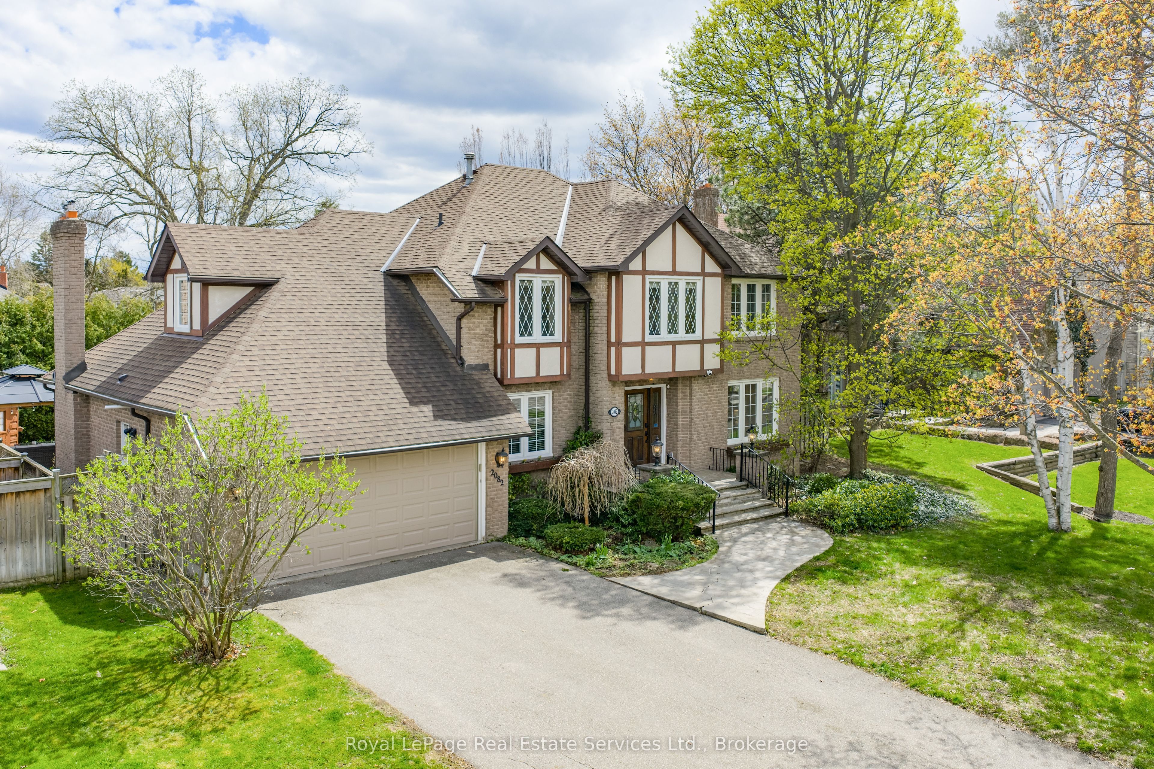 2082 Mississauga Road