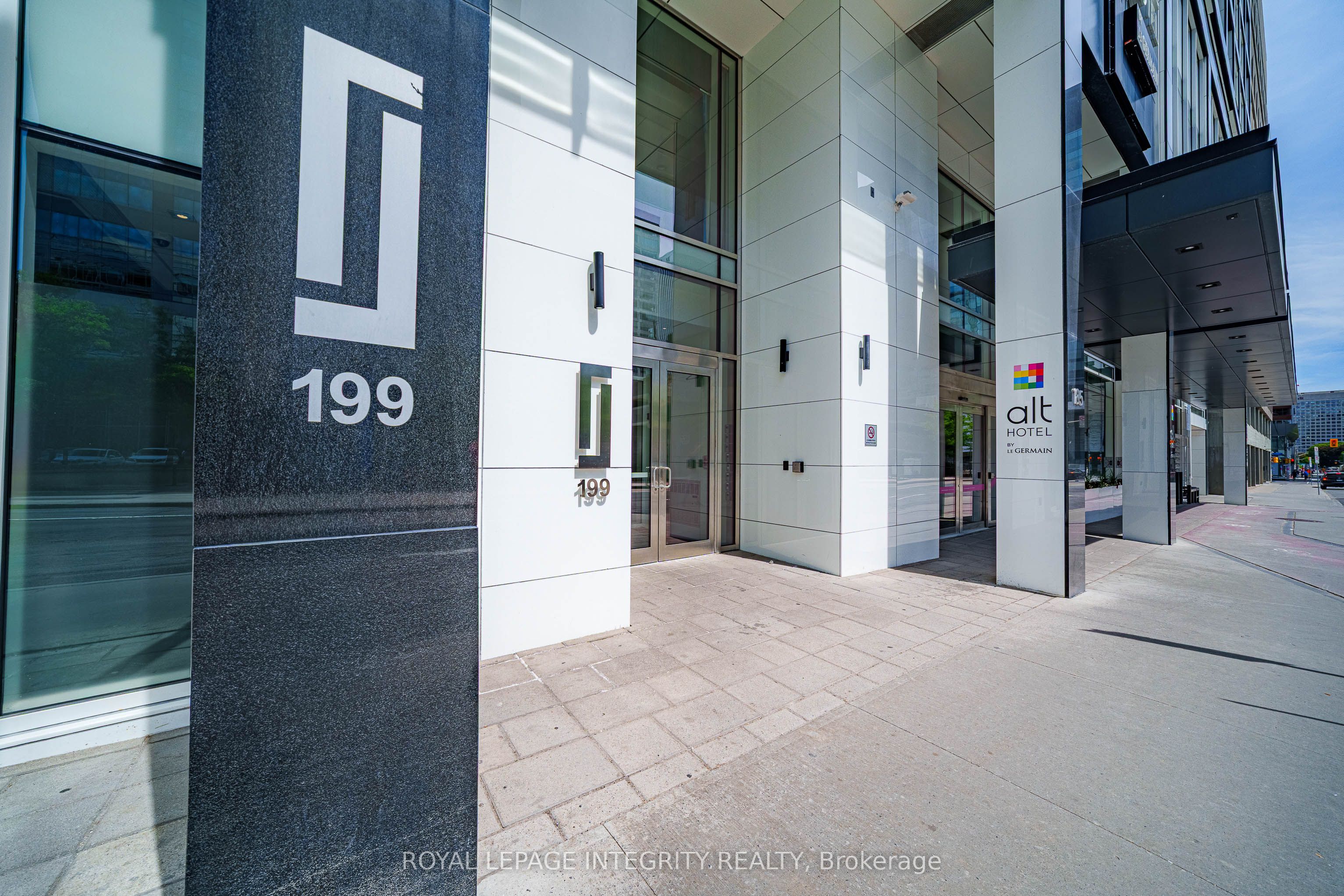 199 SLATER Street 2205