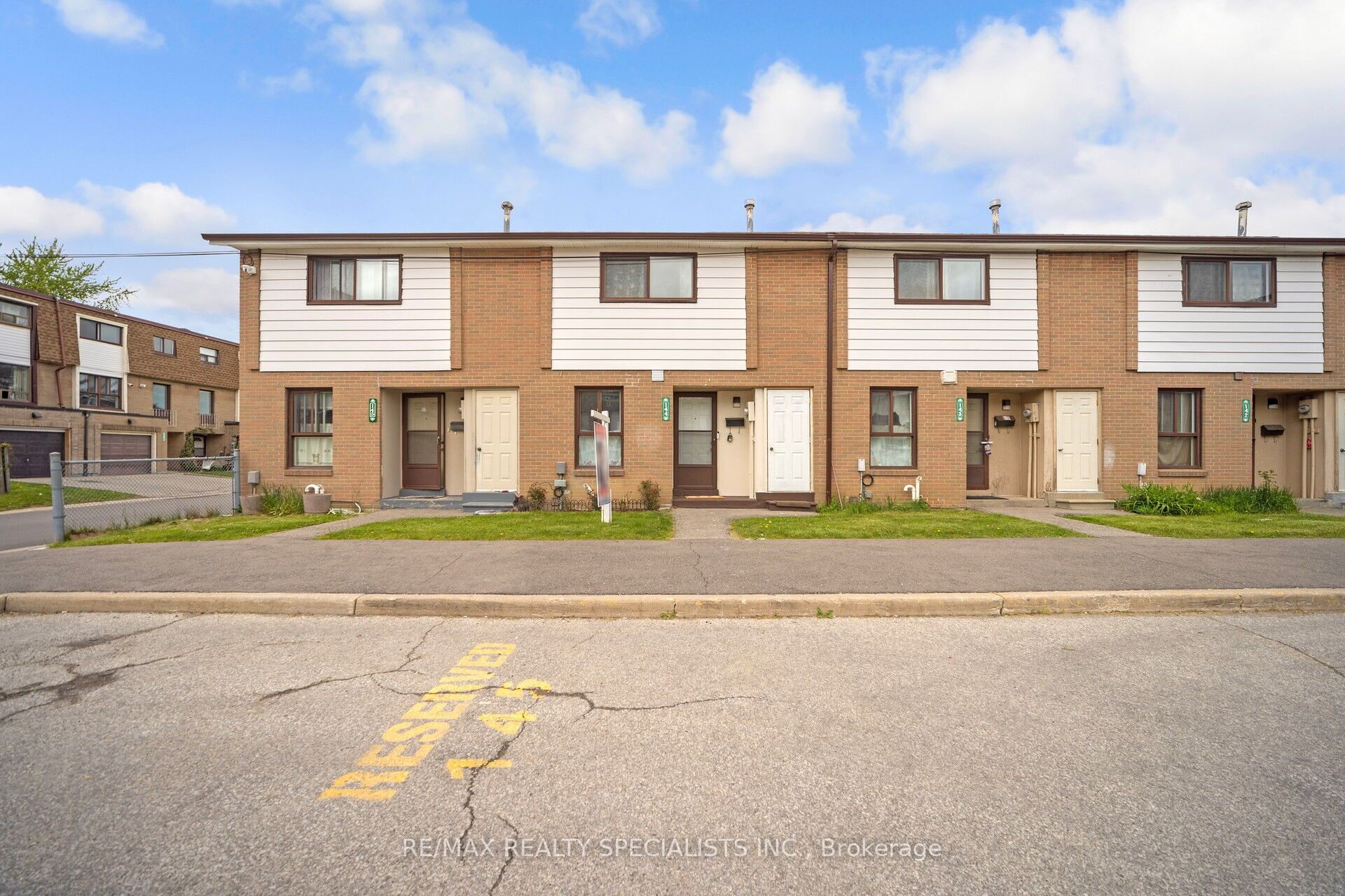144 Fleetwood Crescent