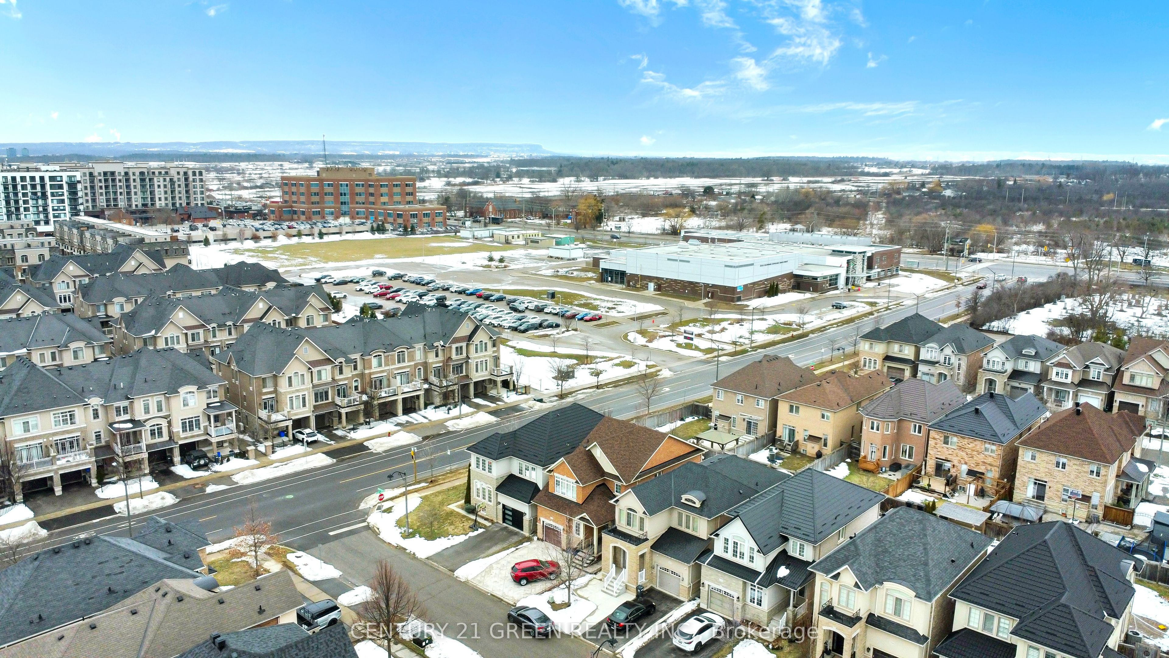 2561 Grand Oak Trail